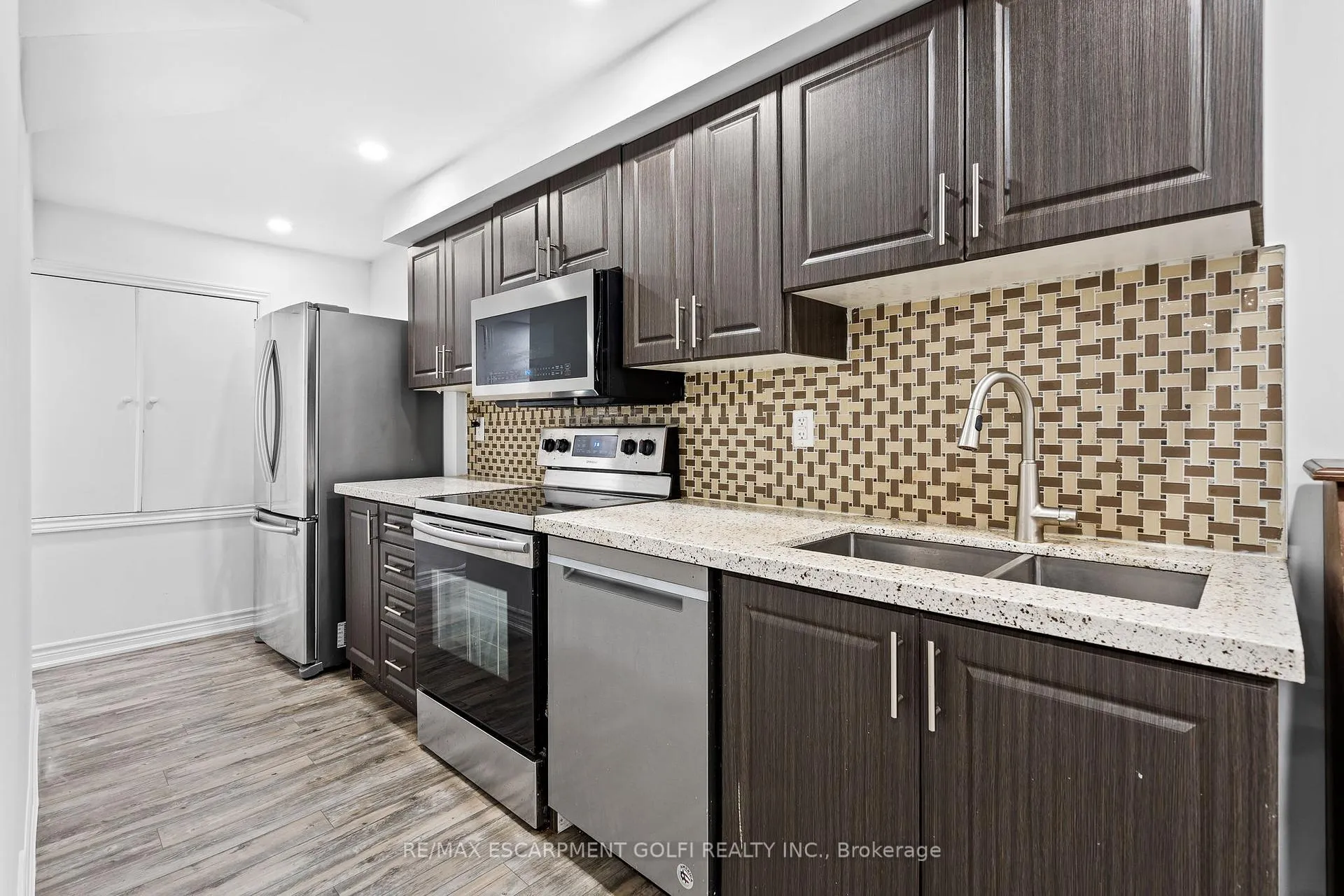 Photo 8 of Unit Lower, 6087 Eaglewood Drive, Niagara Falls, Oldfield — HOMEH