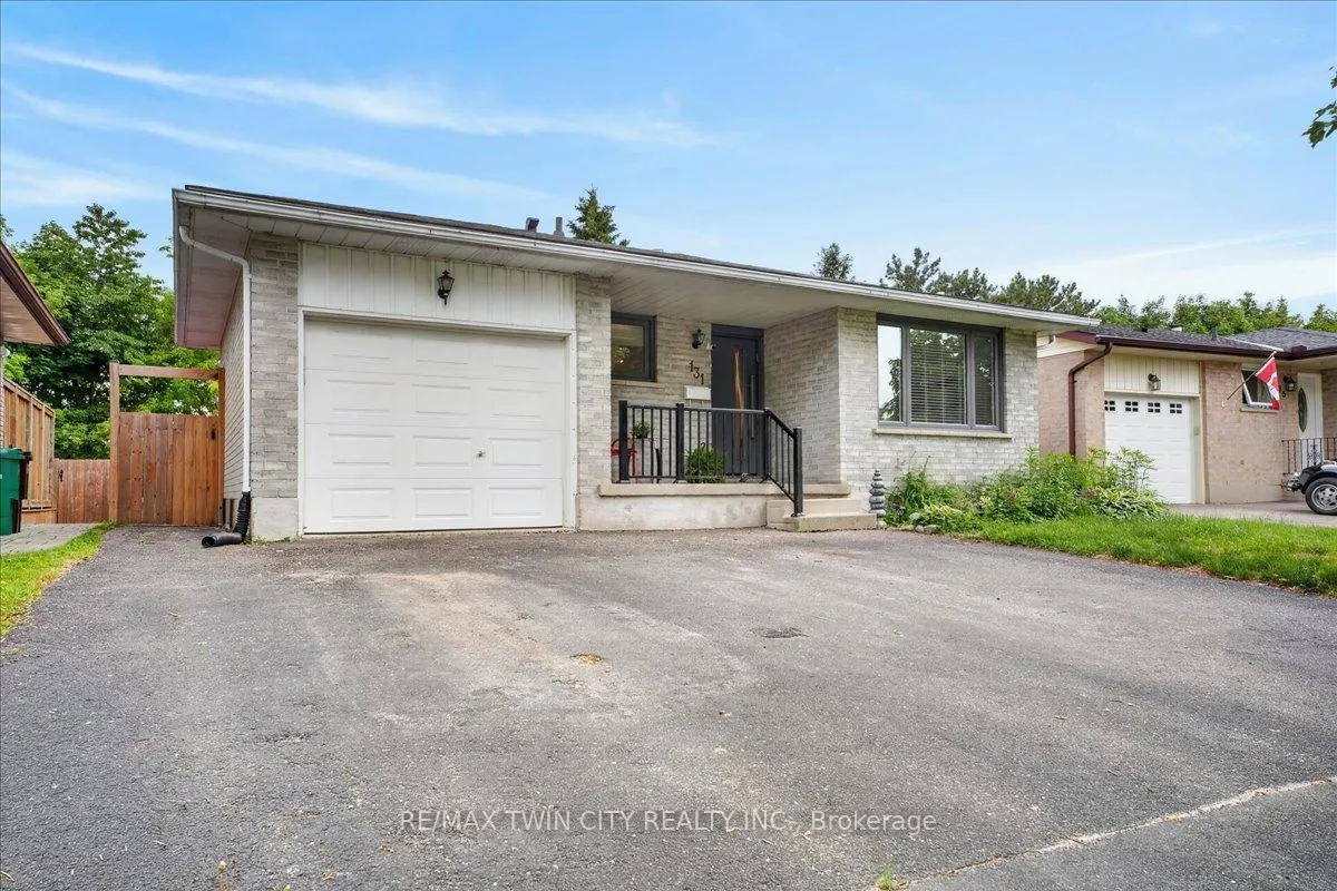 Photo 3 of 131 Carlyle Drive, Kitchener — HOMEH