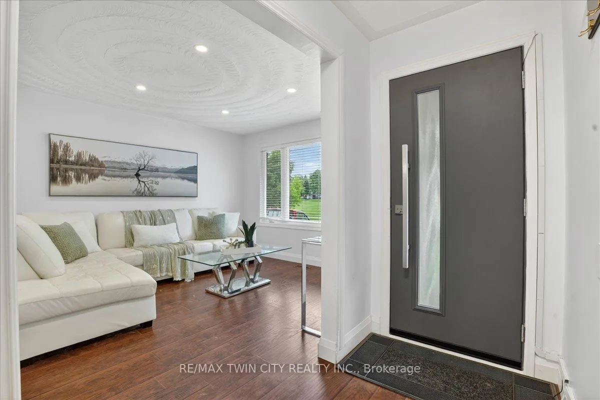 Photo 7 of 131 Carlyle Drive, Kitchener — HOMEH