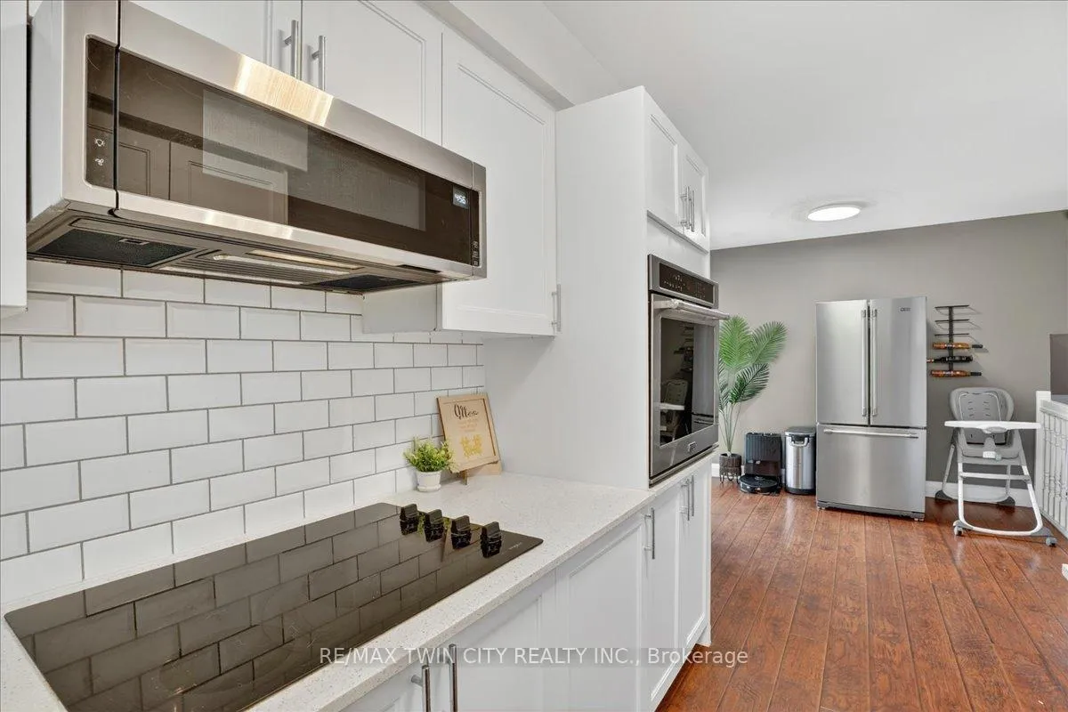 Photo 17 of 131 Carlyle Drive, Kitchener — HOMEH