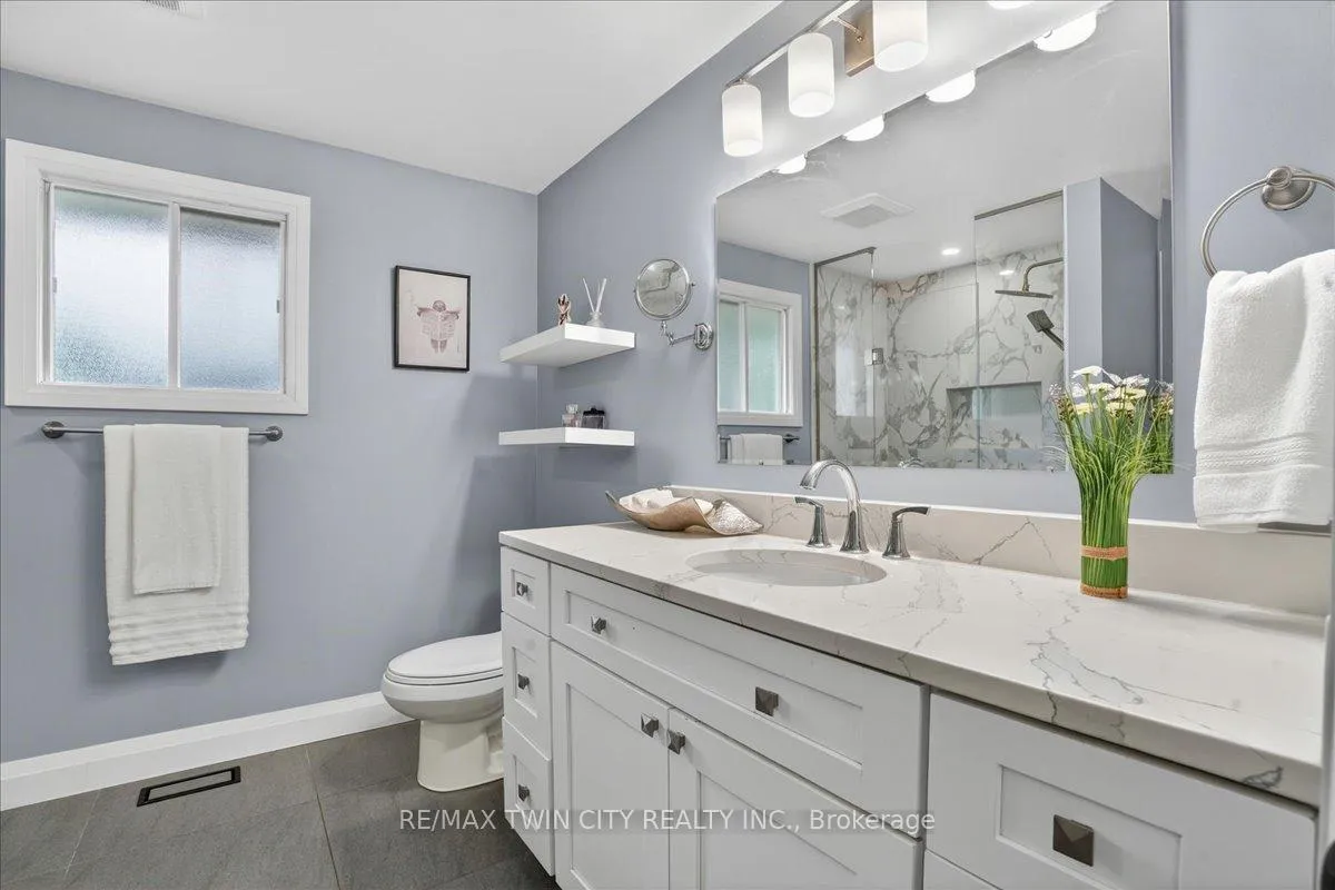 Photo 20 of 131 Carlyle Drive, Kitchener — HOMEH