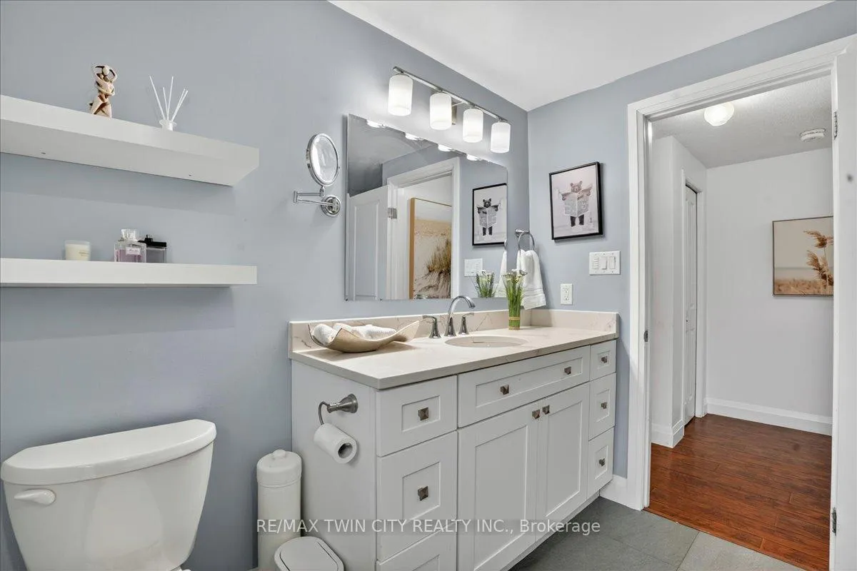 Photo 21 of 131 Carlyle Drive, Kitchener — HOMEH