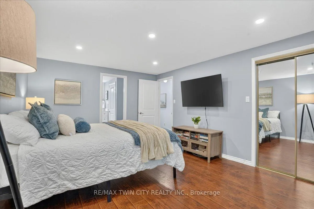 Photo 23 of 131 Carlyle Drive, Kitchener — HOMEH