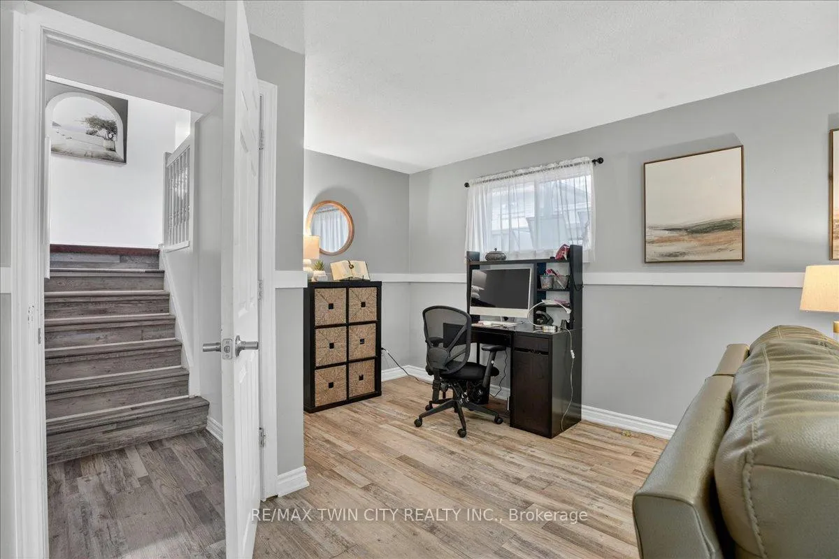 Photo 30 of 131 Carlyle Drive, Kitchener — HOMEH