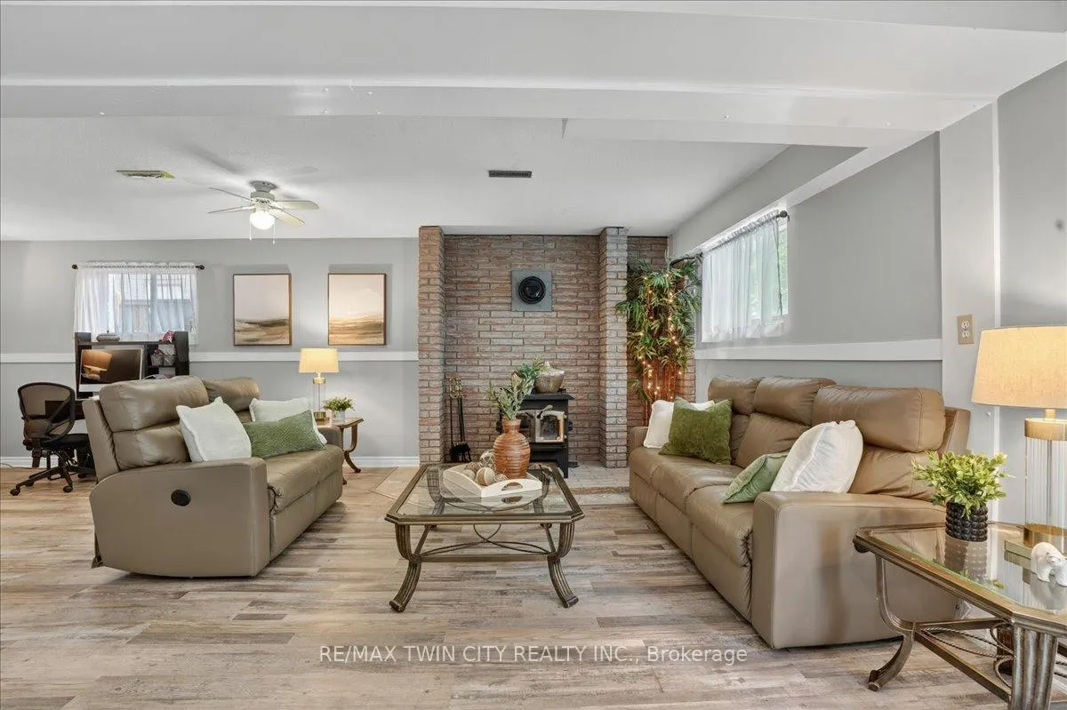 Photo 32 of 131 Carlyle Drive, Kitchener — HOMEH