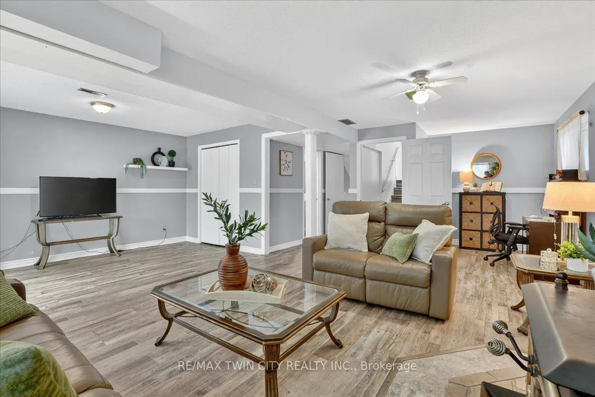 Photo 33 of 131 Carlyle Drive, Kitchener — HOMEH