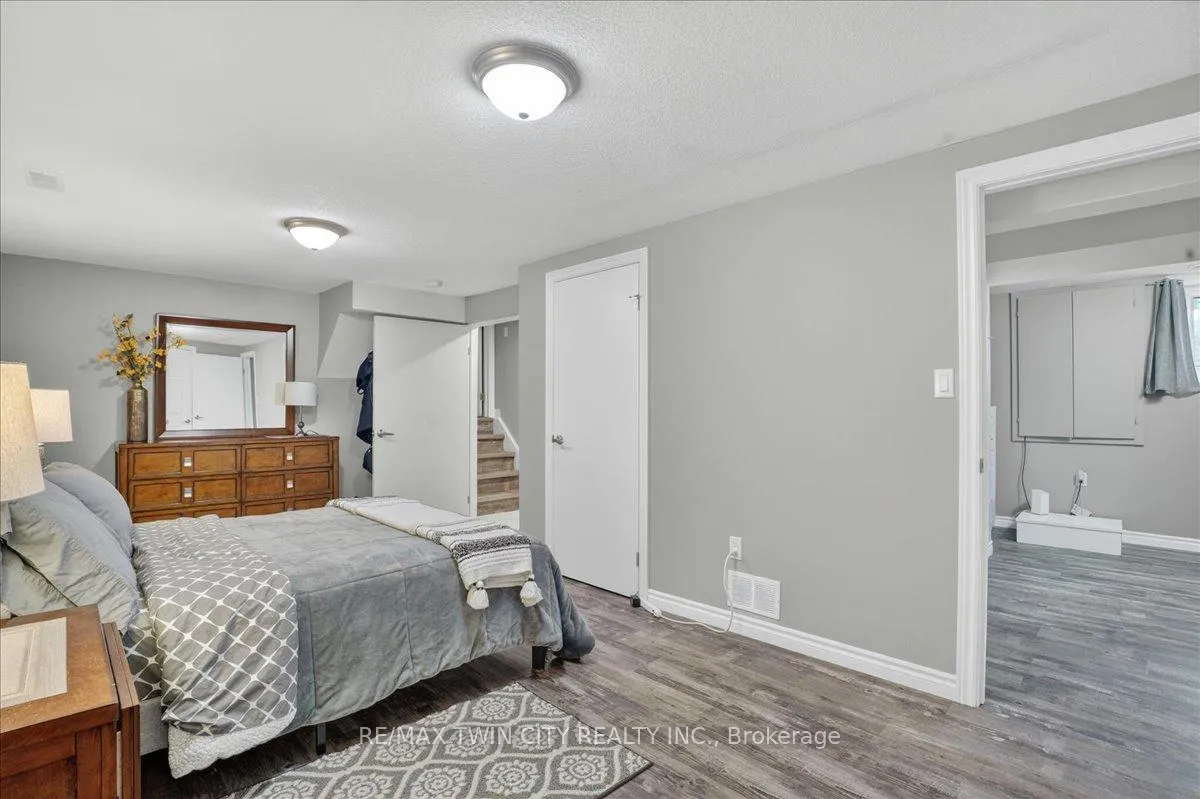 Photo 39 of 131 Carlyle Drive, Kitchener — HOMEH