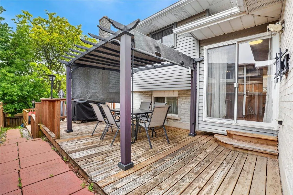 Photo 41 of 131 Carlyle Drive, Kitchener — HOMEH
