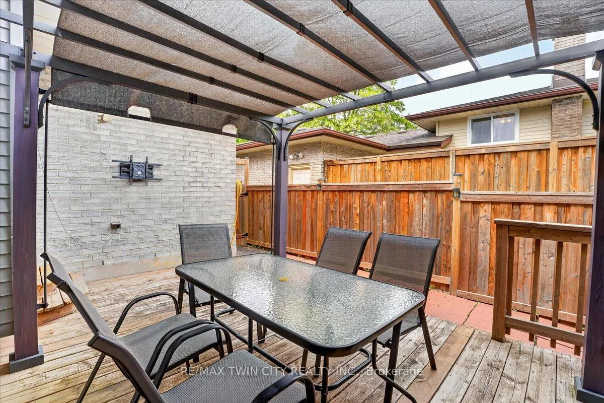 Photo 42 of 131 Carlyle Drive, Kitchener — HOMEH