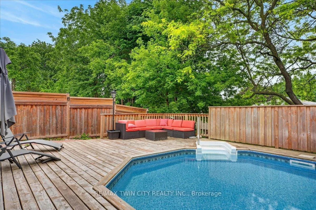 Photo 45 of 131 Carlyle Drive, Kitchener — HOMEH
