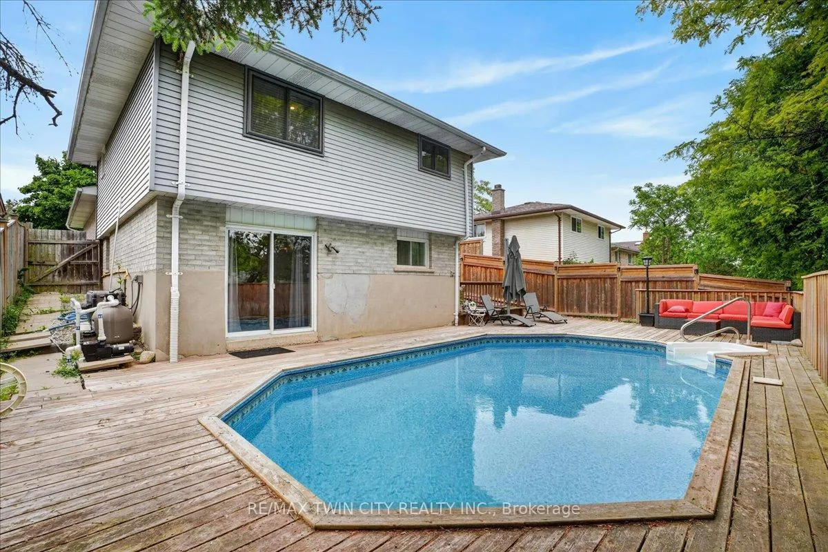 Photo 47 of 131 Carlyle Drive, Kitchener — HOMEH
