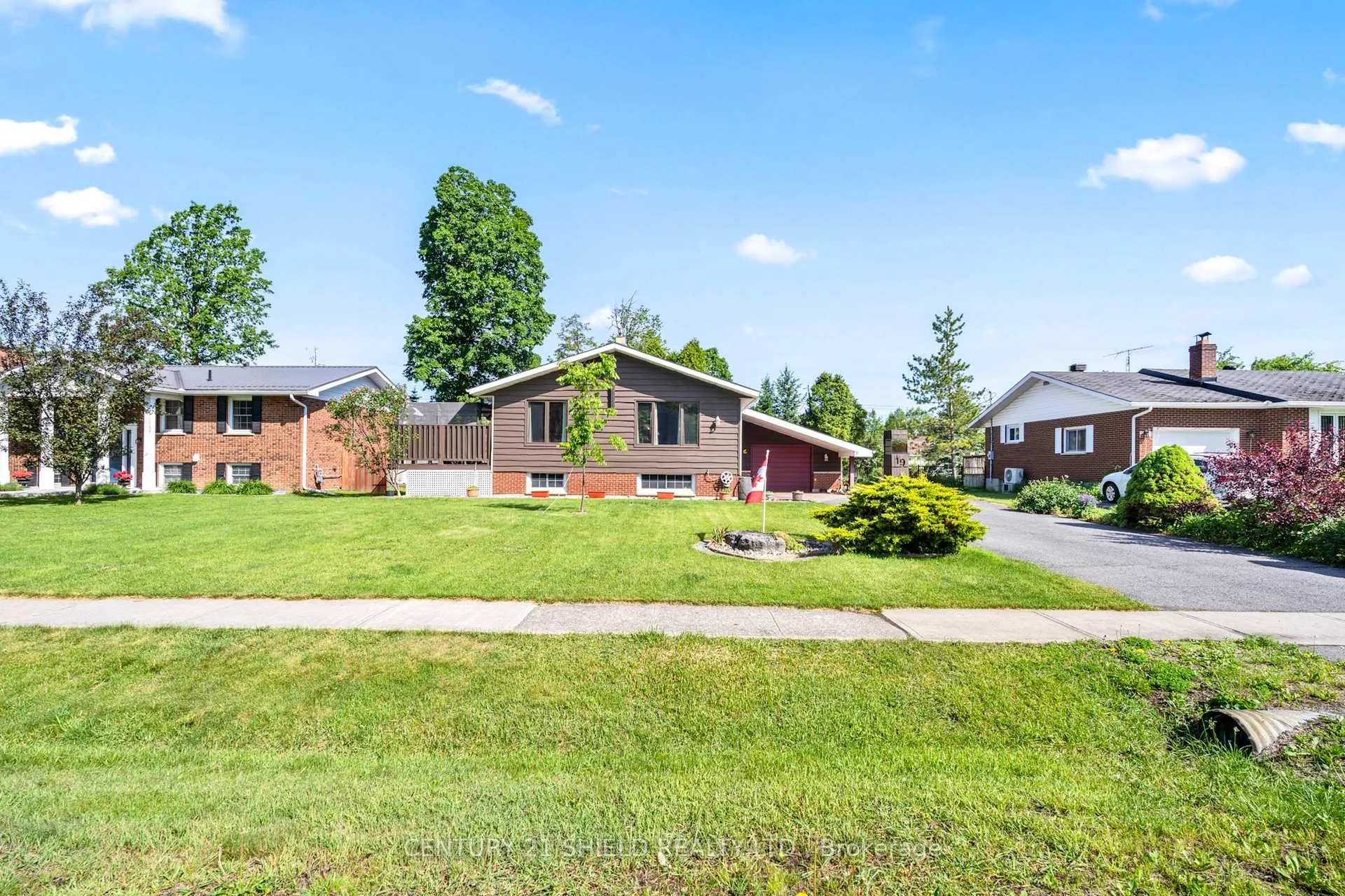 Photo 3 of 19 Spruce Street, South Stormont, Ingleside — HOMEH