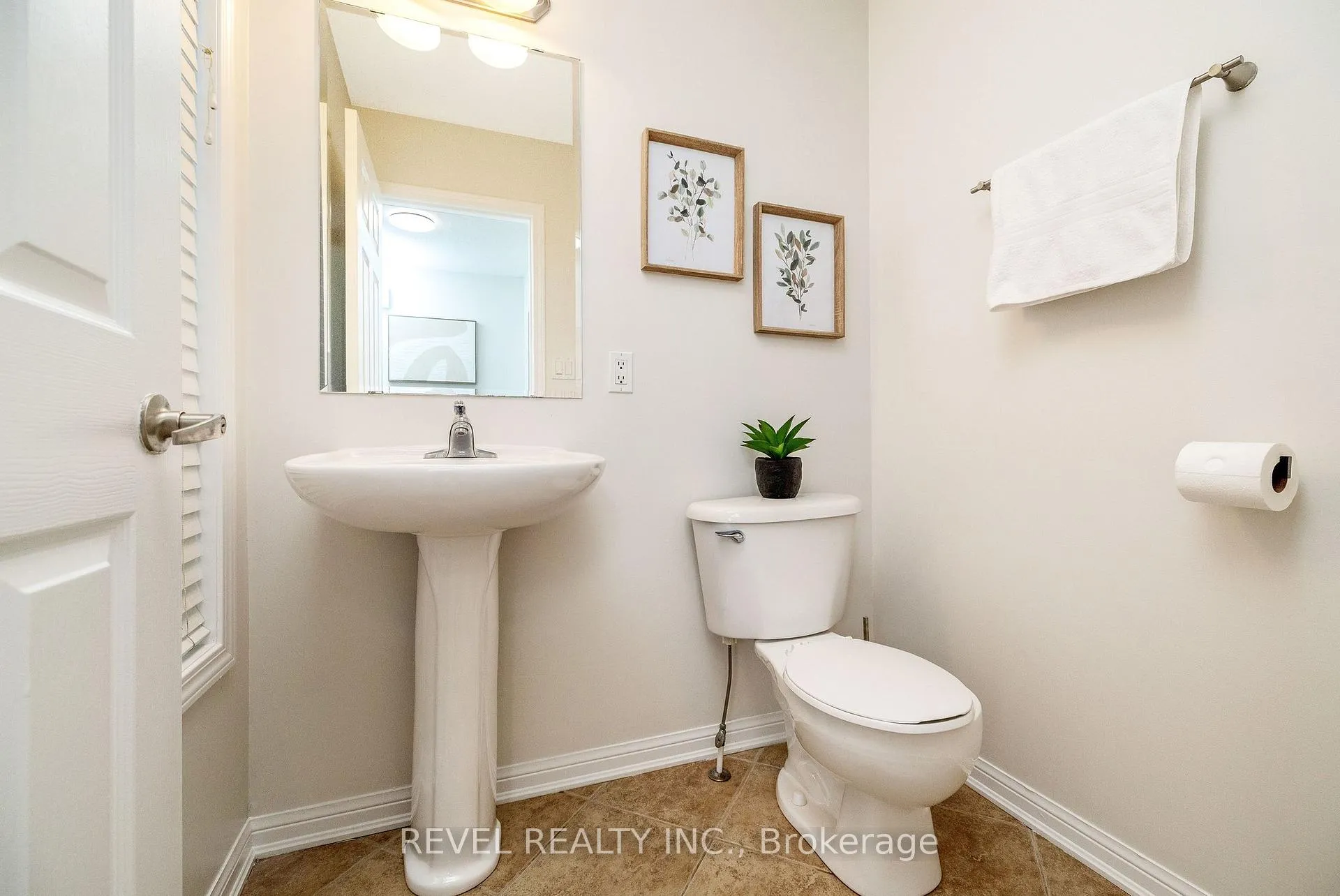 Photo 16 of 918 Hepburn Road, Milton, Coates — HOMEH