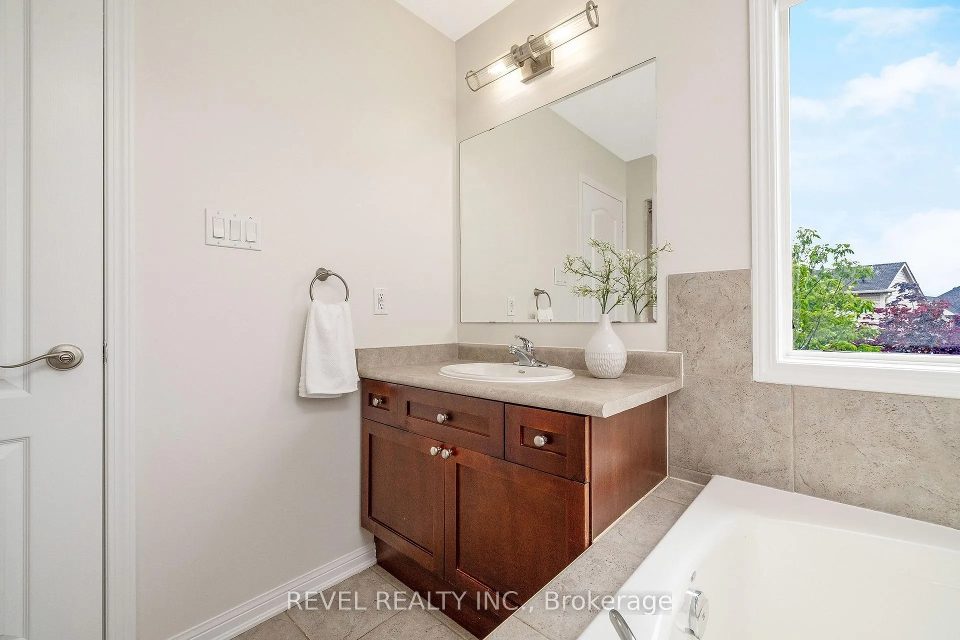Photo 22 of 918 Hepburn Road, Milton, Coates — HOMEH