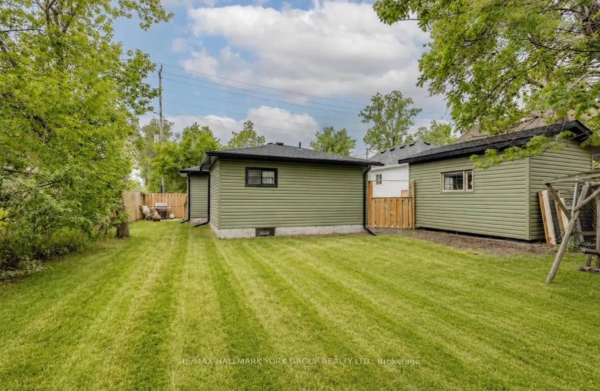 Photo 21 of 19 Metro Road S, Georgina, Keswick North — HOMEH
