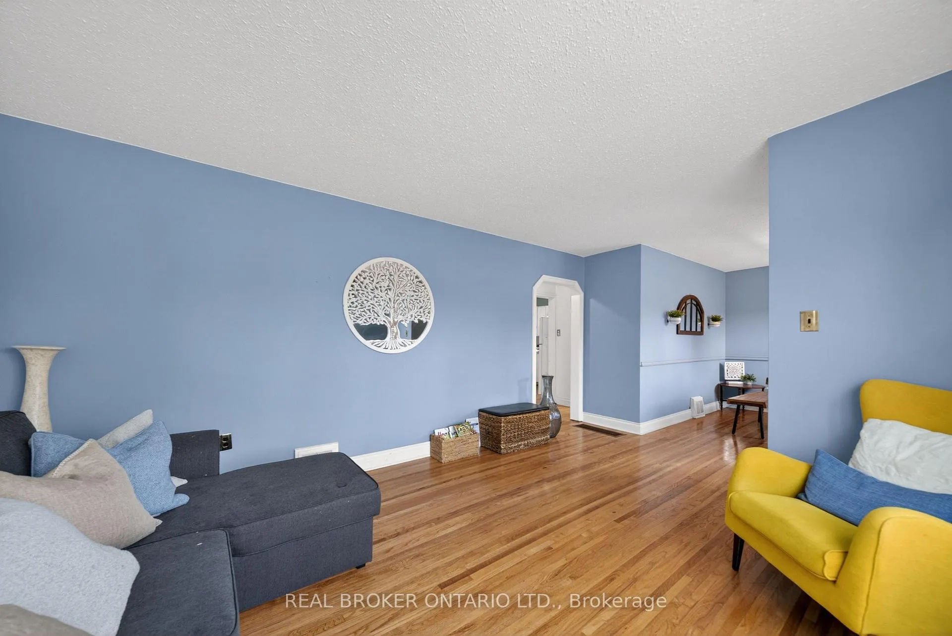 Photo 6 of 67 Archibald Street, Brampton, Bram West — HOMEH