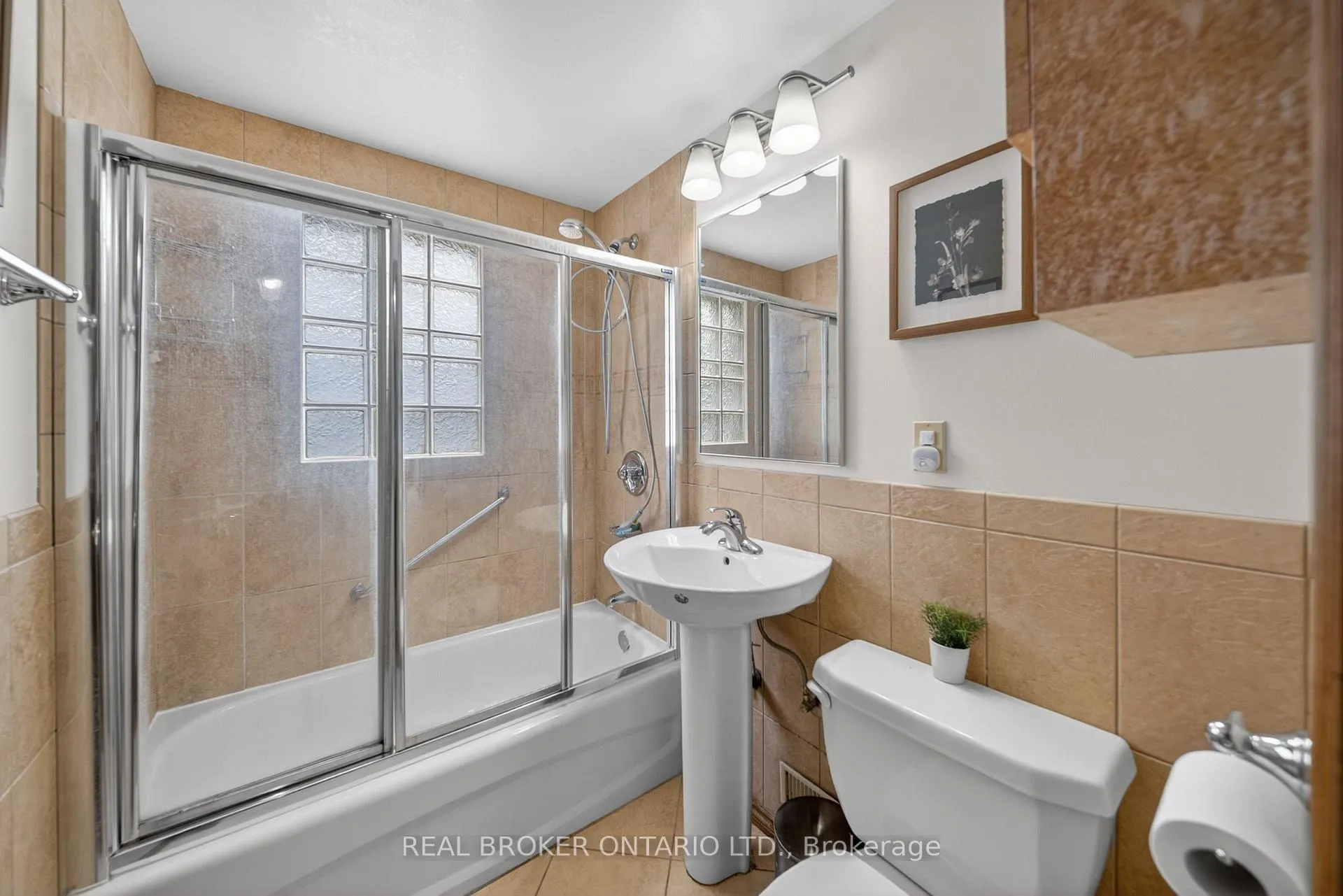 Photo 13 of 67 Archibald Street, Brampton, Bram West — HOMEH