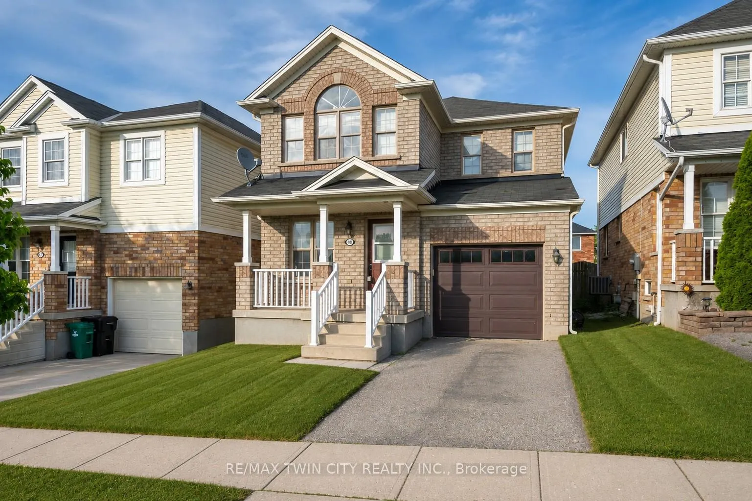 Photo 2 of 48 Griffiths Avenue, Cambridge, Christopher-Champlain — HOMEH