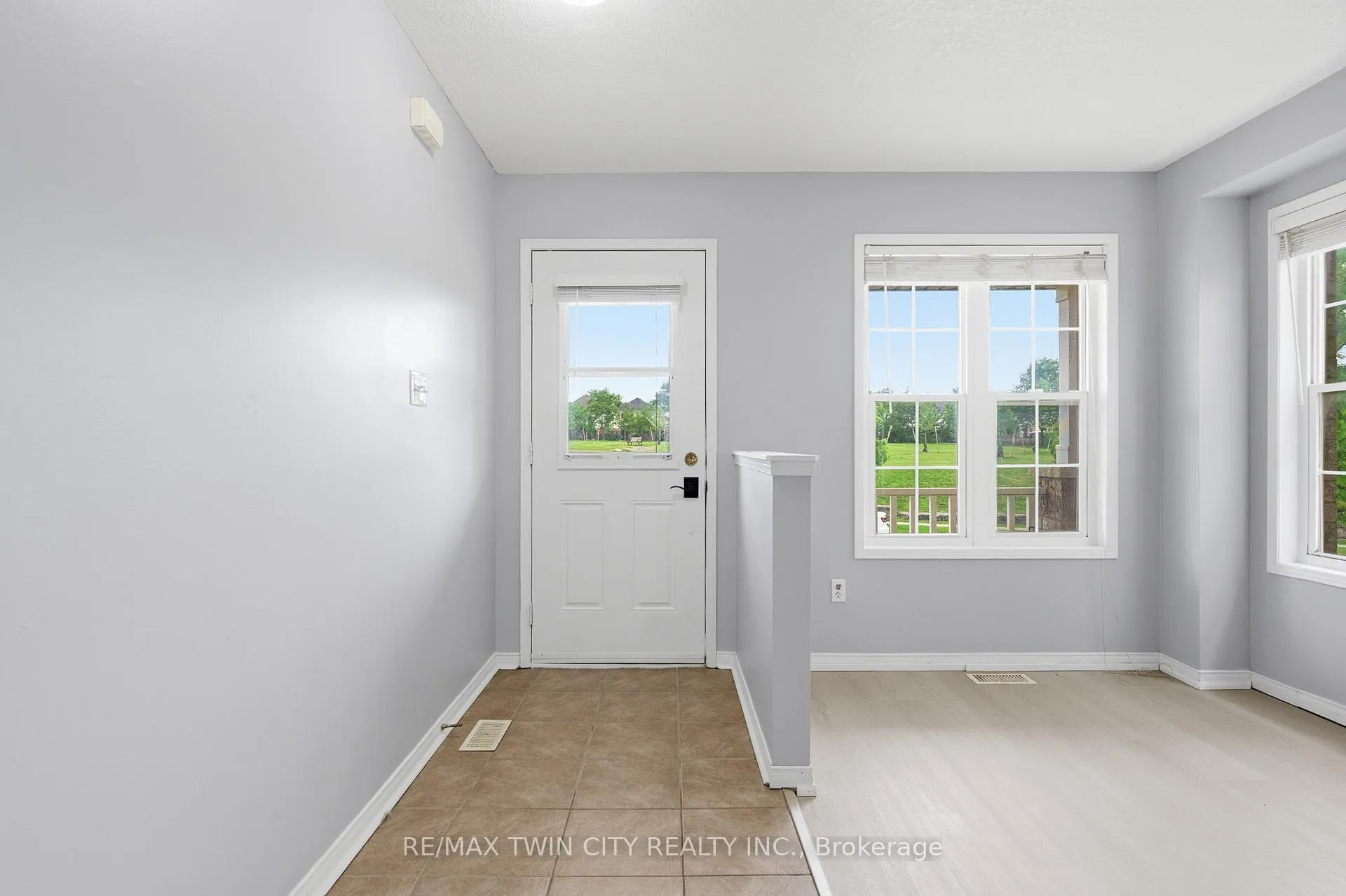 Photo 5 of 48 Griffiths Avenue, Cambridge, Christopher-Champlain — HOMEH