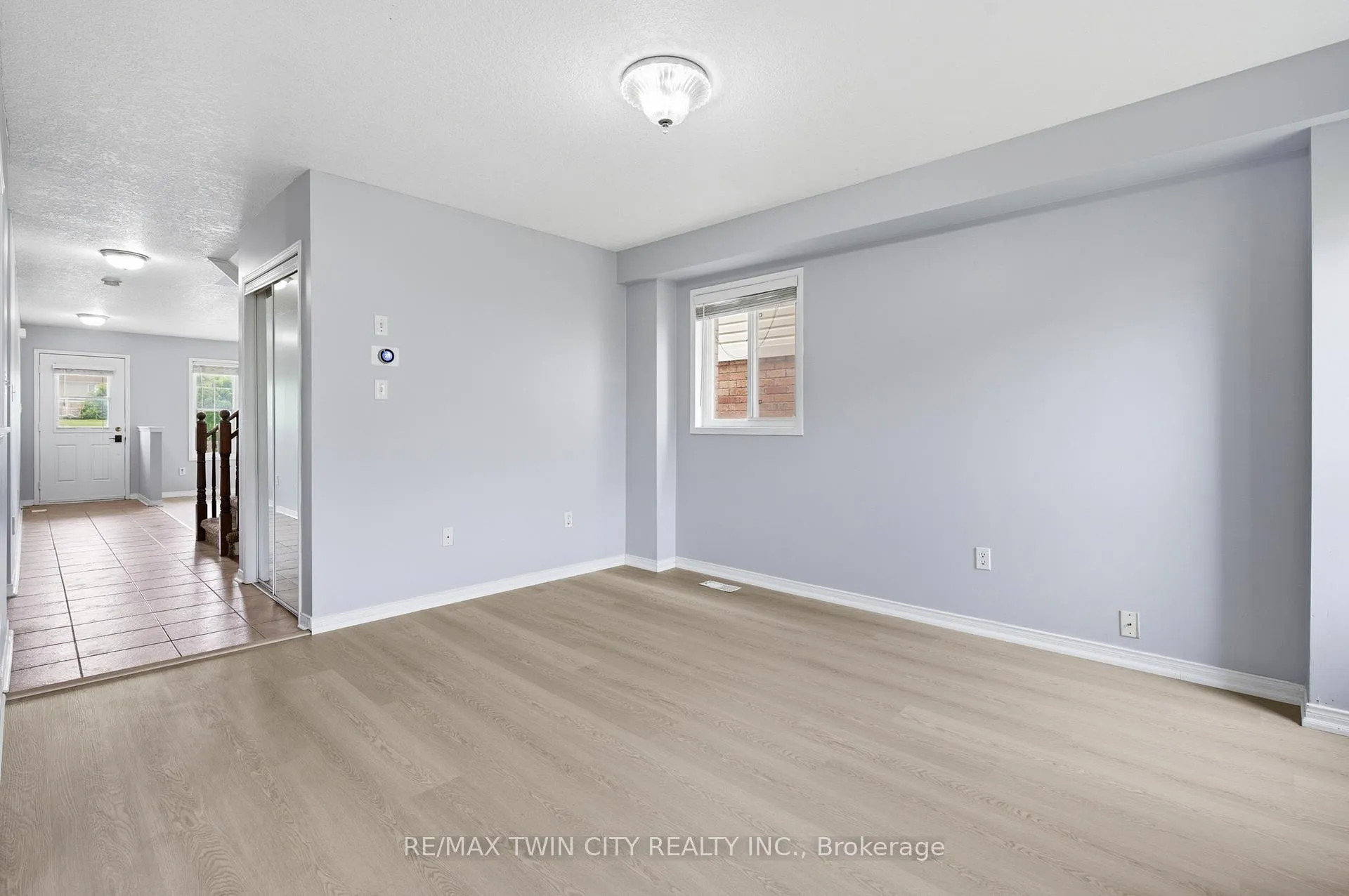 Photo 10 of 48 Griffiths Avenue, Cambridge, Christopher-Champlain — HOMEH