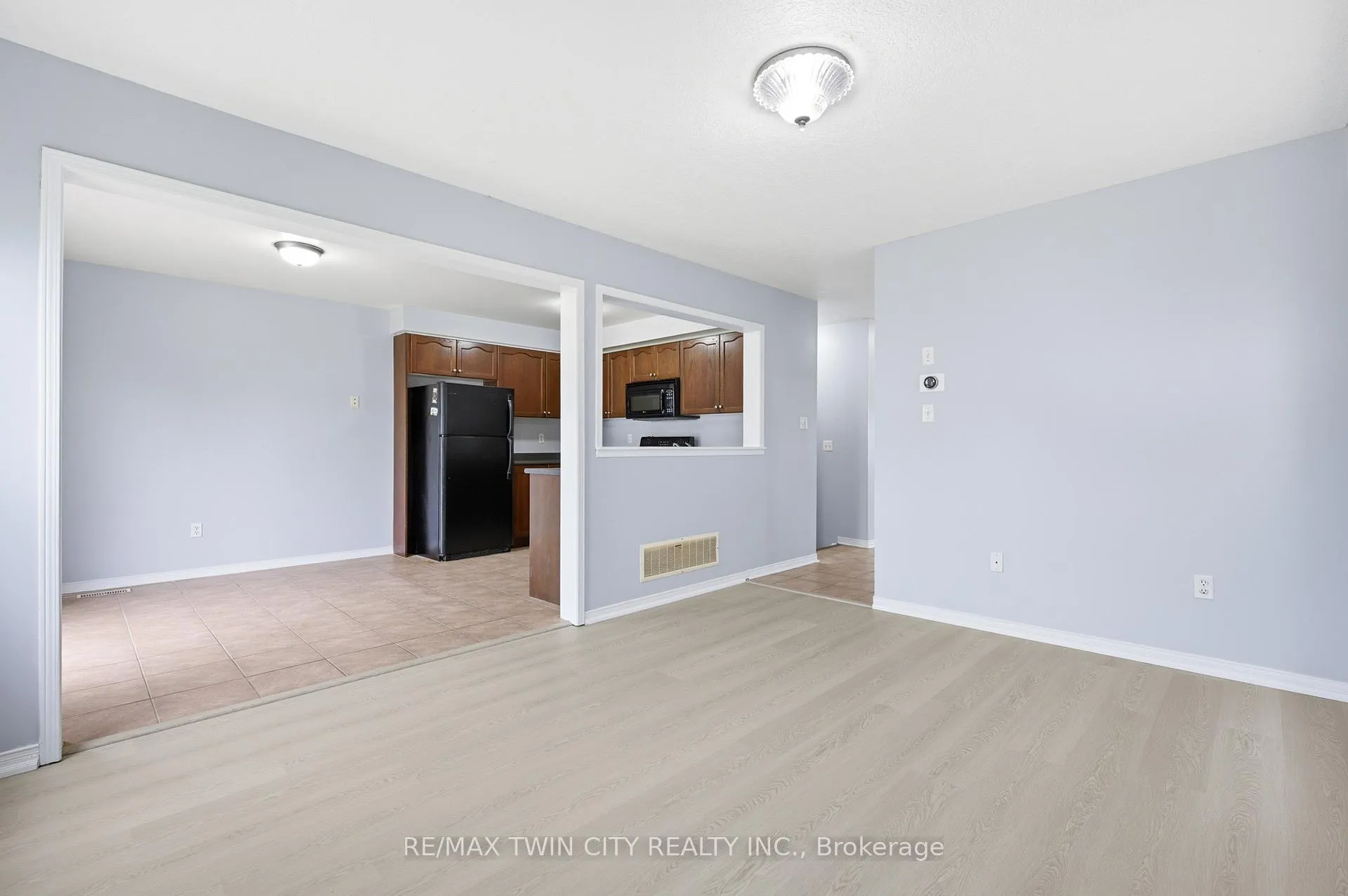 Photo 11 of 48 Griffiths Avenue, Cambridge, Christopher-Champlain — HOMEH