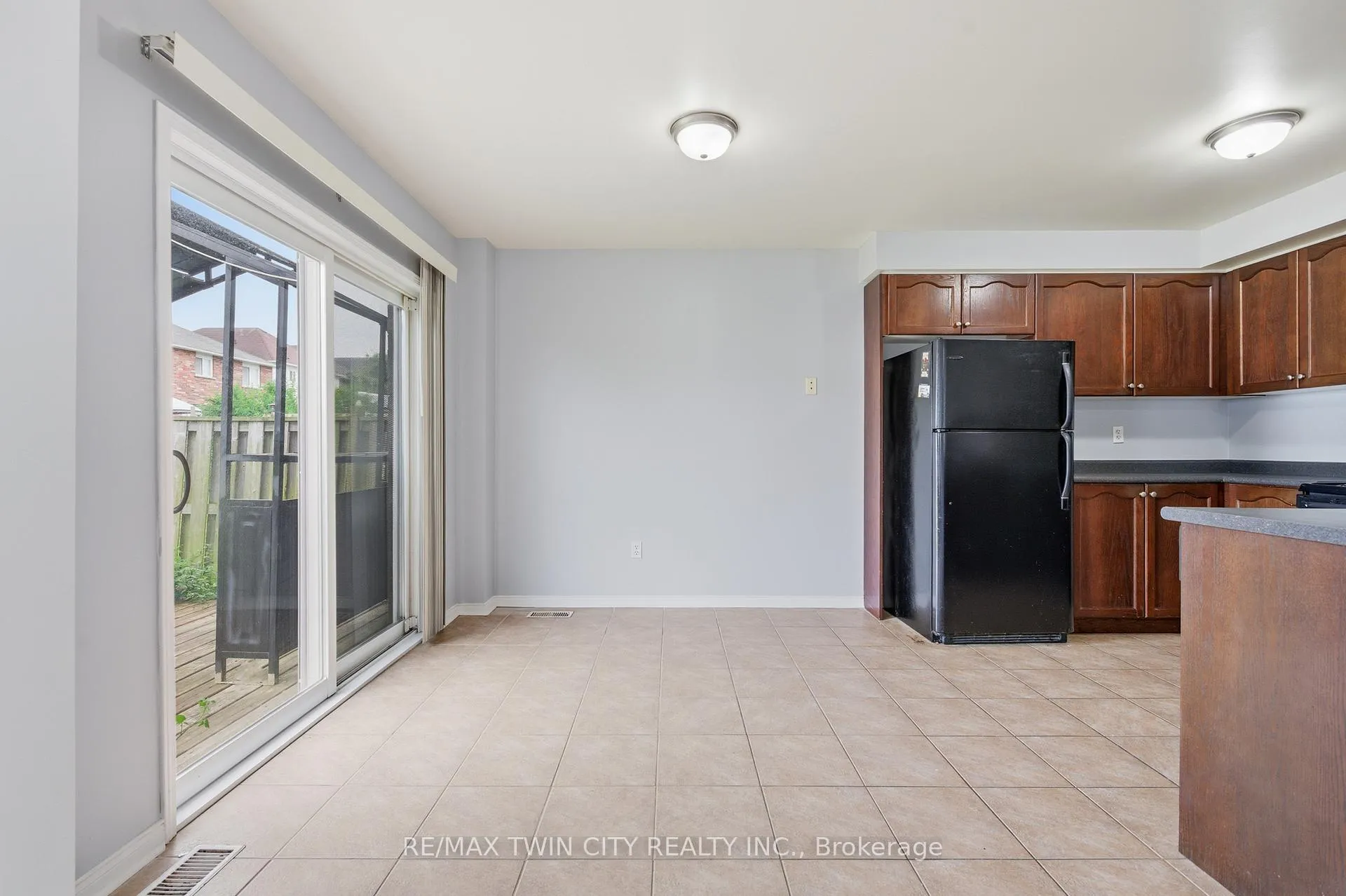 Photo 12 of 48 Griffiths Avenue, Cambridge, Christopher-Champlain — HOMEH