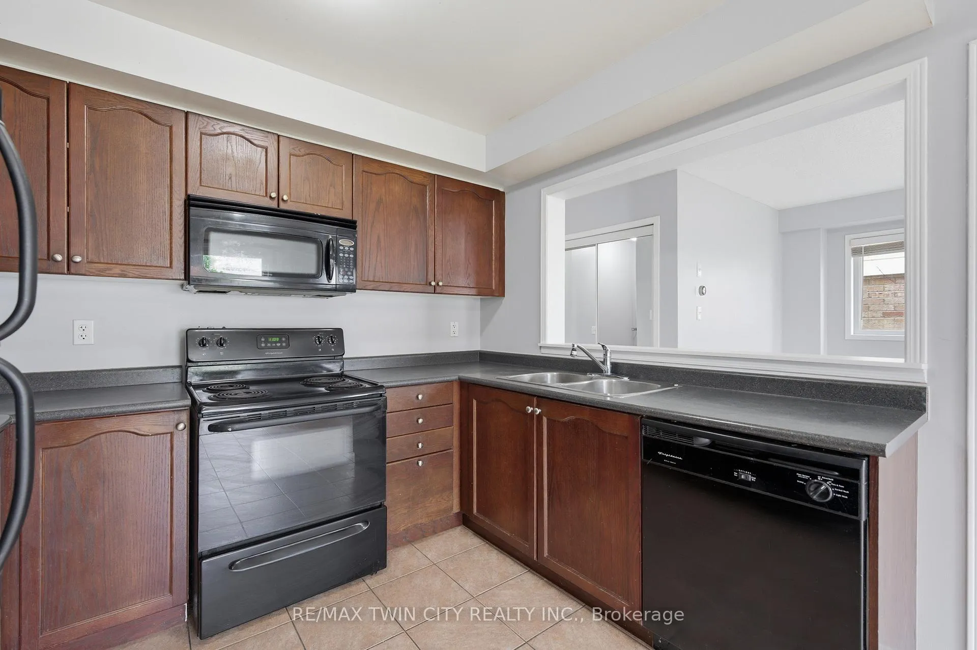 Photo 15 of 48 Griffiths Avenue, Cambridge, Christopher-Champlain — HOMEH