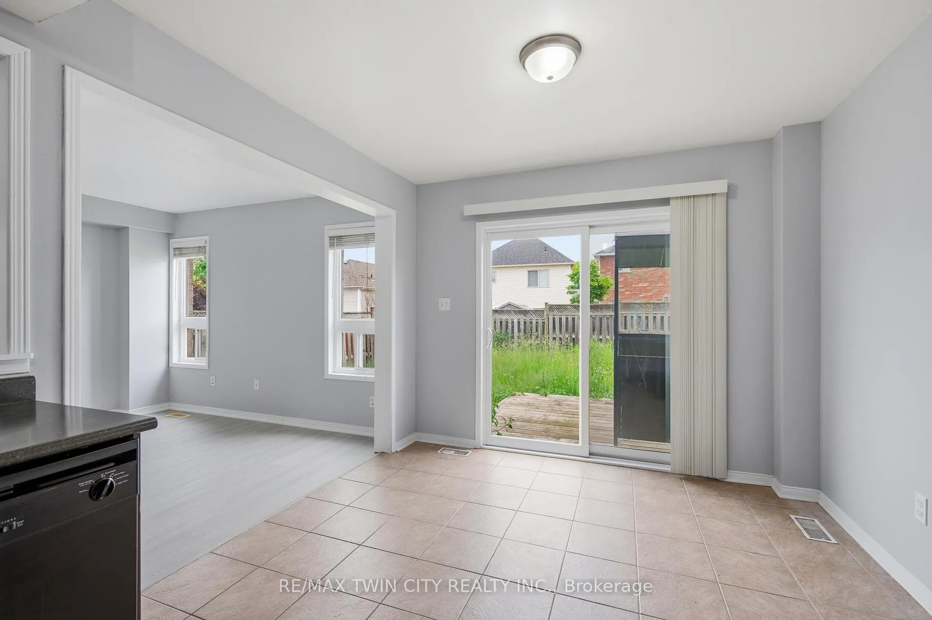 Photo 17 of 48 Griffiths Avenue, Cambridge, Christopher-Champlain — HOMEH