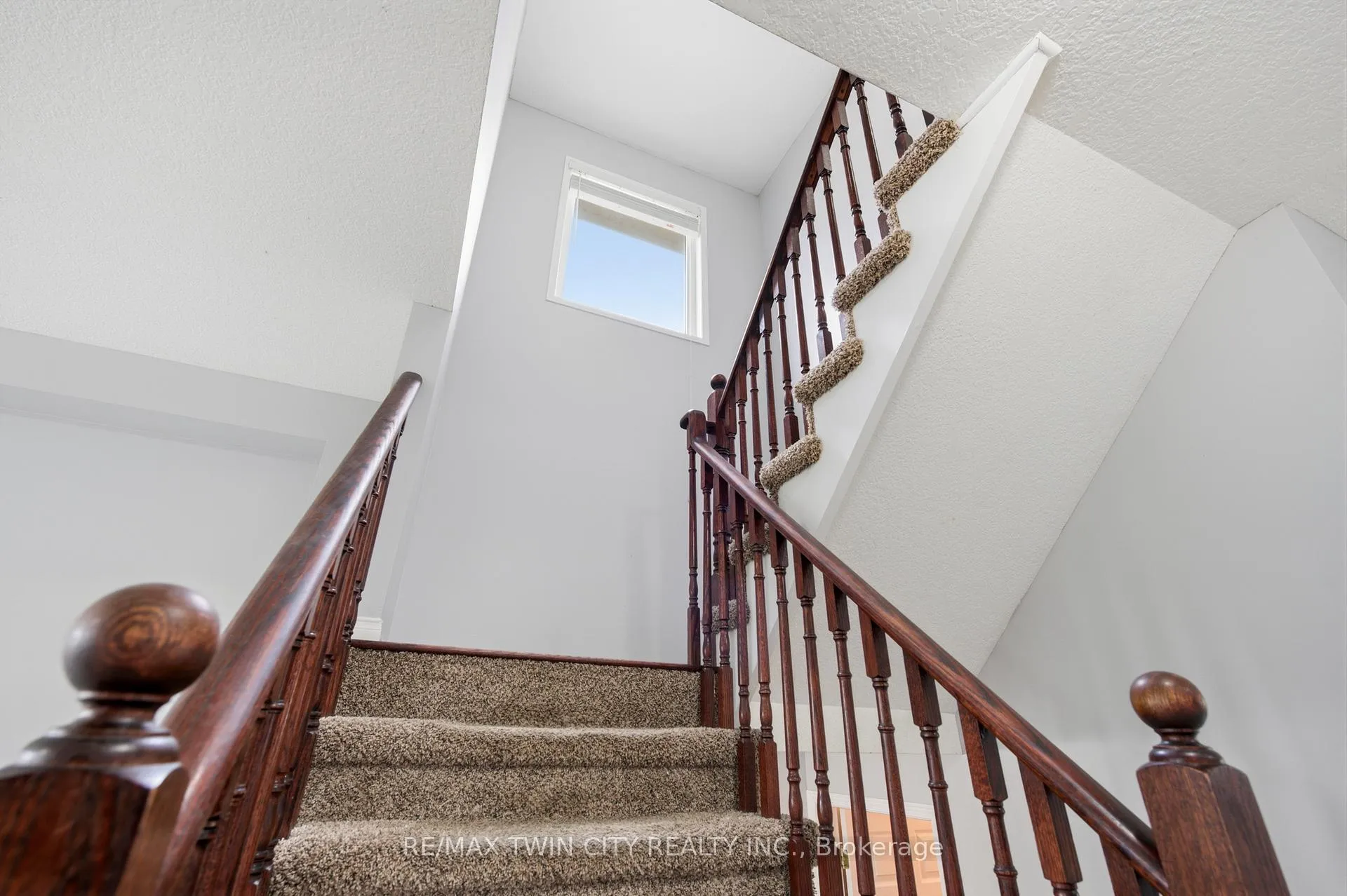 Photo 19 of 48 Griffiths Avenue, Cambridge, Christopher-Champlain — HOMEH