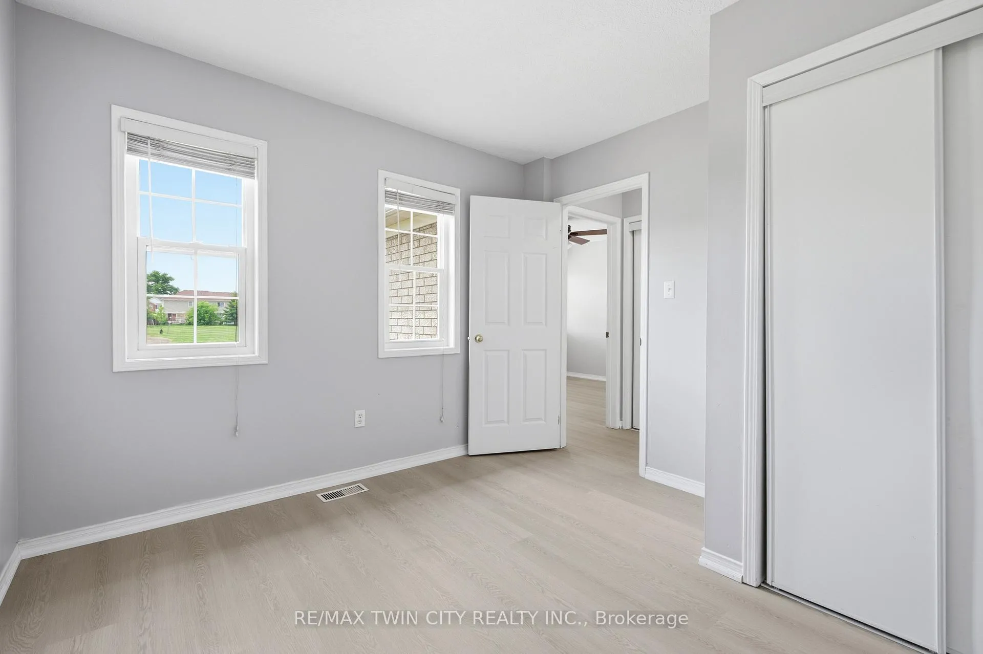 Photo 25 of 48 Griffiths Avenue, Cambridge, Christopher-Champlain — HOMEH