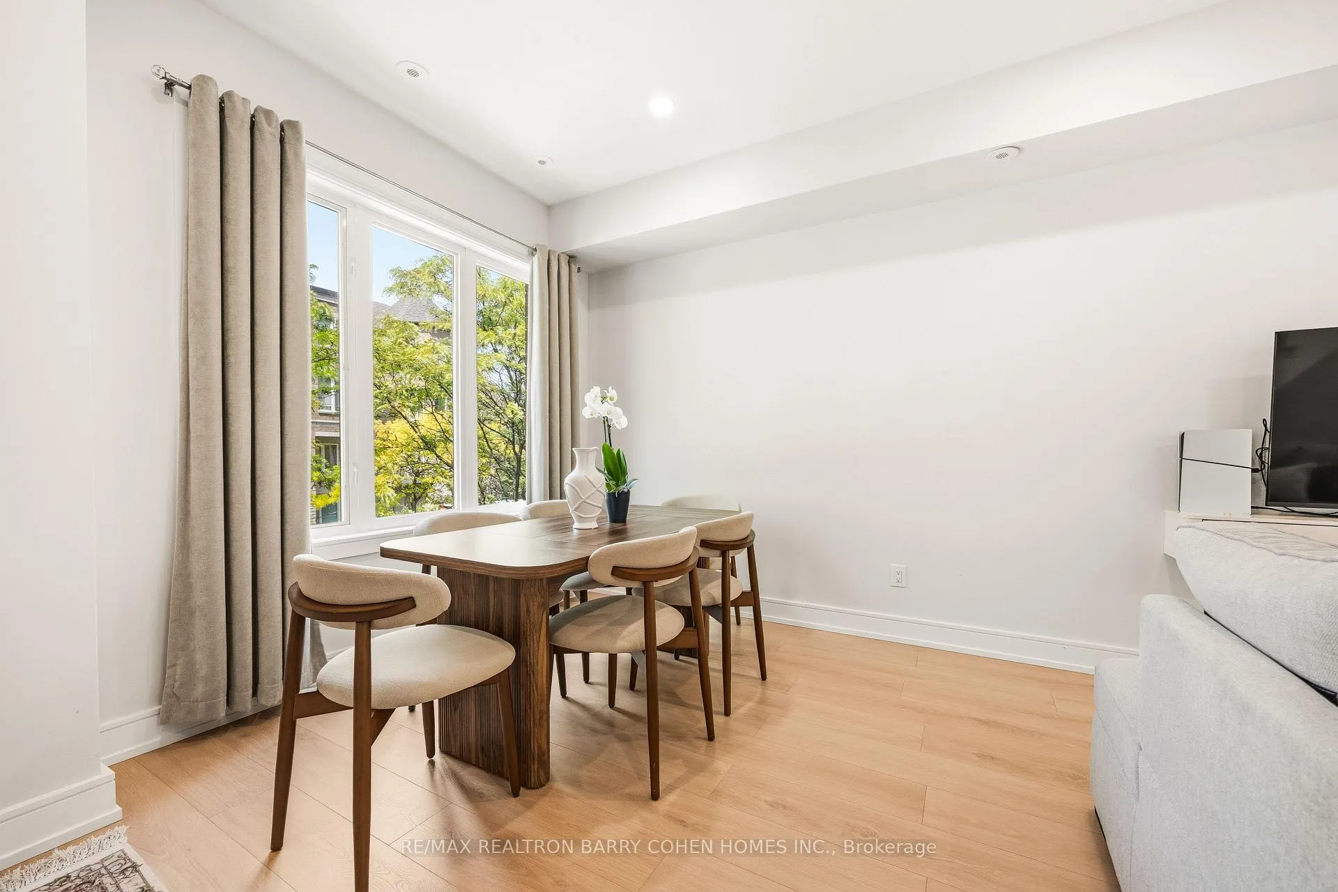 Photo 32 of Unit 21, 21 Galleria Parkway, Markham, Commerce Valley — HOMEH