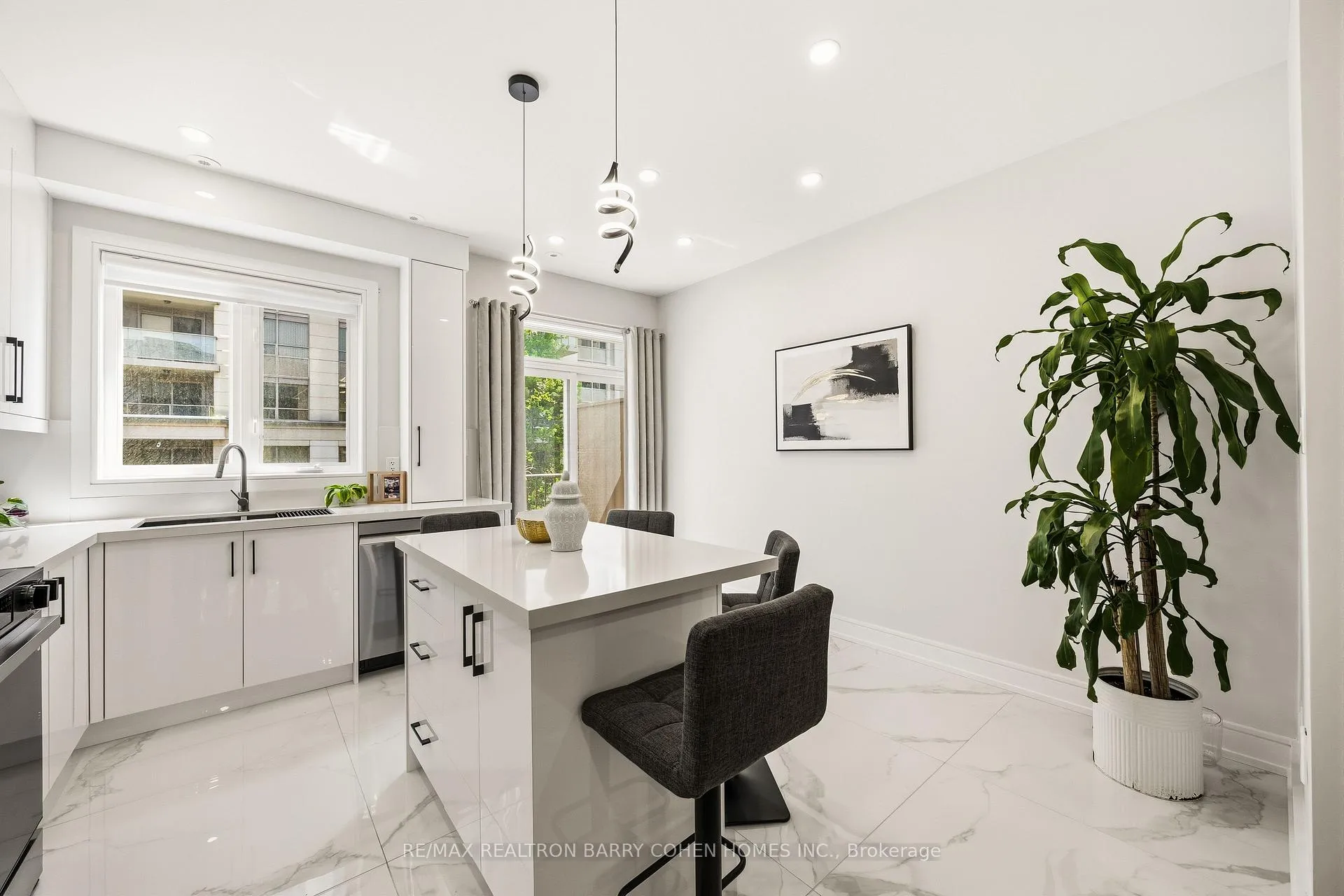 Photo 9 of Unit 21, 21 Galleria Parkway, Markham, Commerce Valley — HOMEH