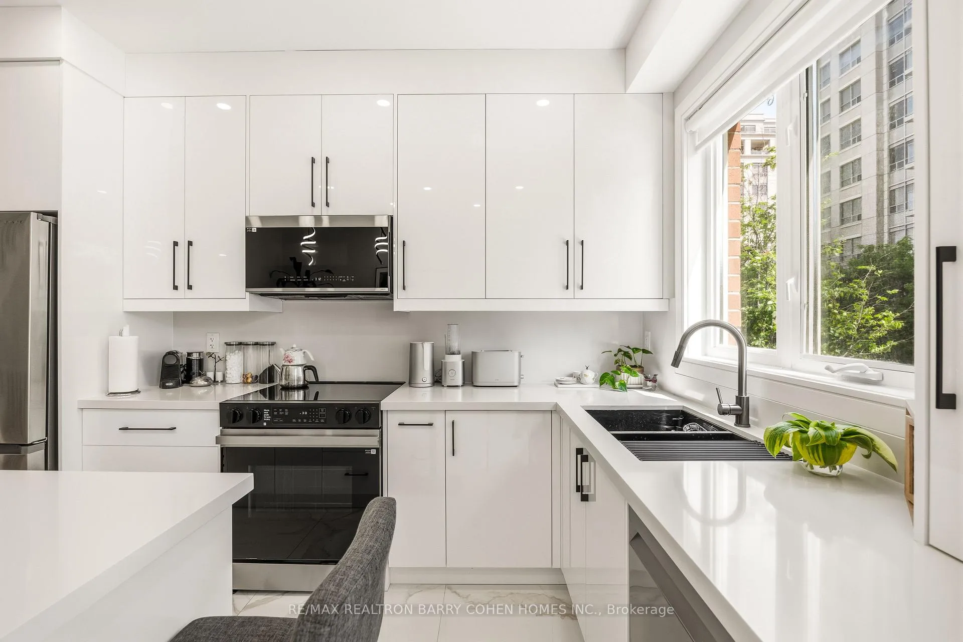 Photo 10 of Unit 21, 21 Galleria Parkway, Markham, Commerce Valley — HOMEH