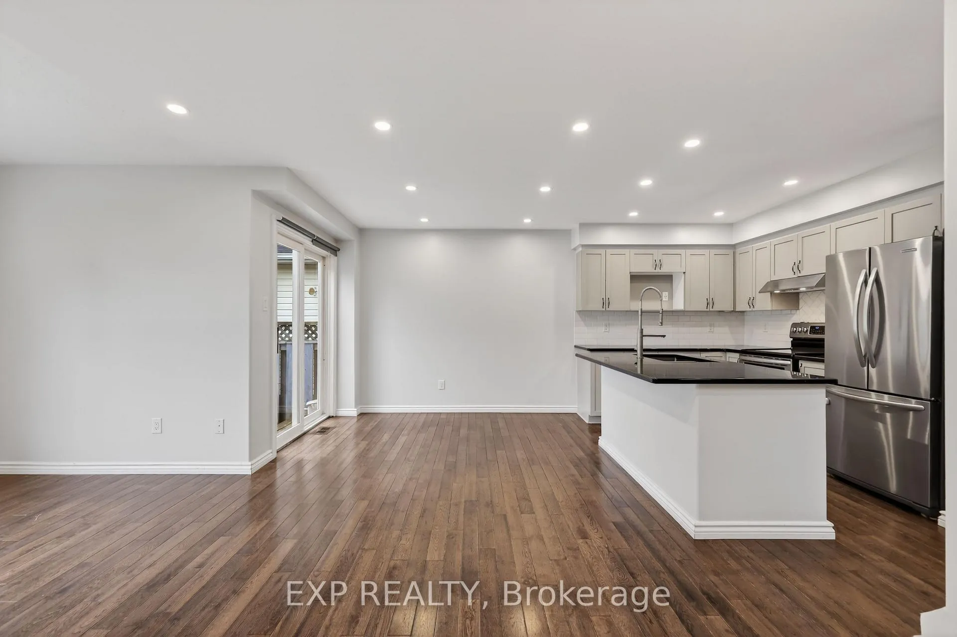 Photo 6 of 11 Boulder Way, Ottawa, Barrhaven - Longfields — HOMEH