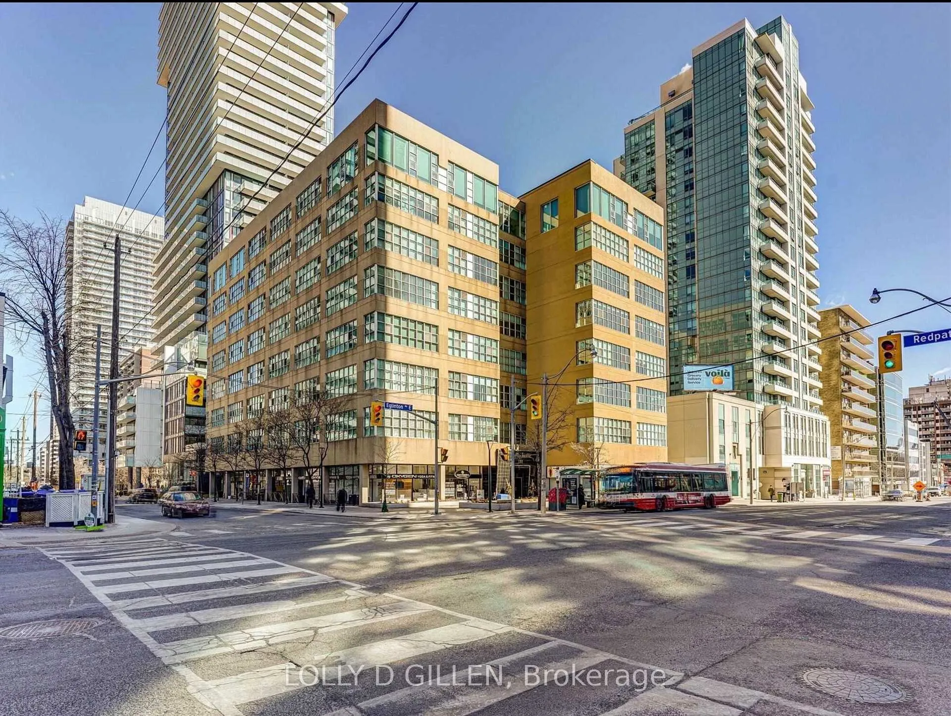 Front of Unit Ph806, 188 Eglinton Avenue E