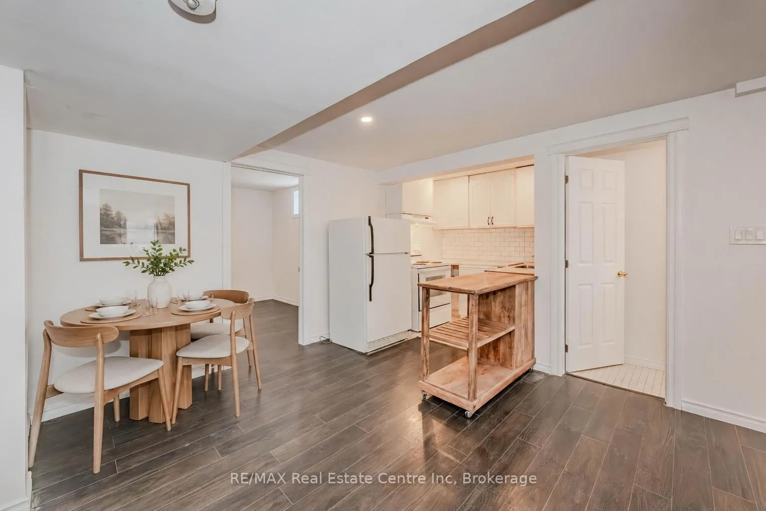 Photo 4 of 124 Downey Road, Guelph, Kortright Hills — HOMEH