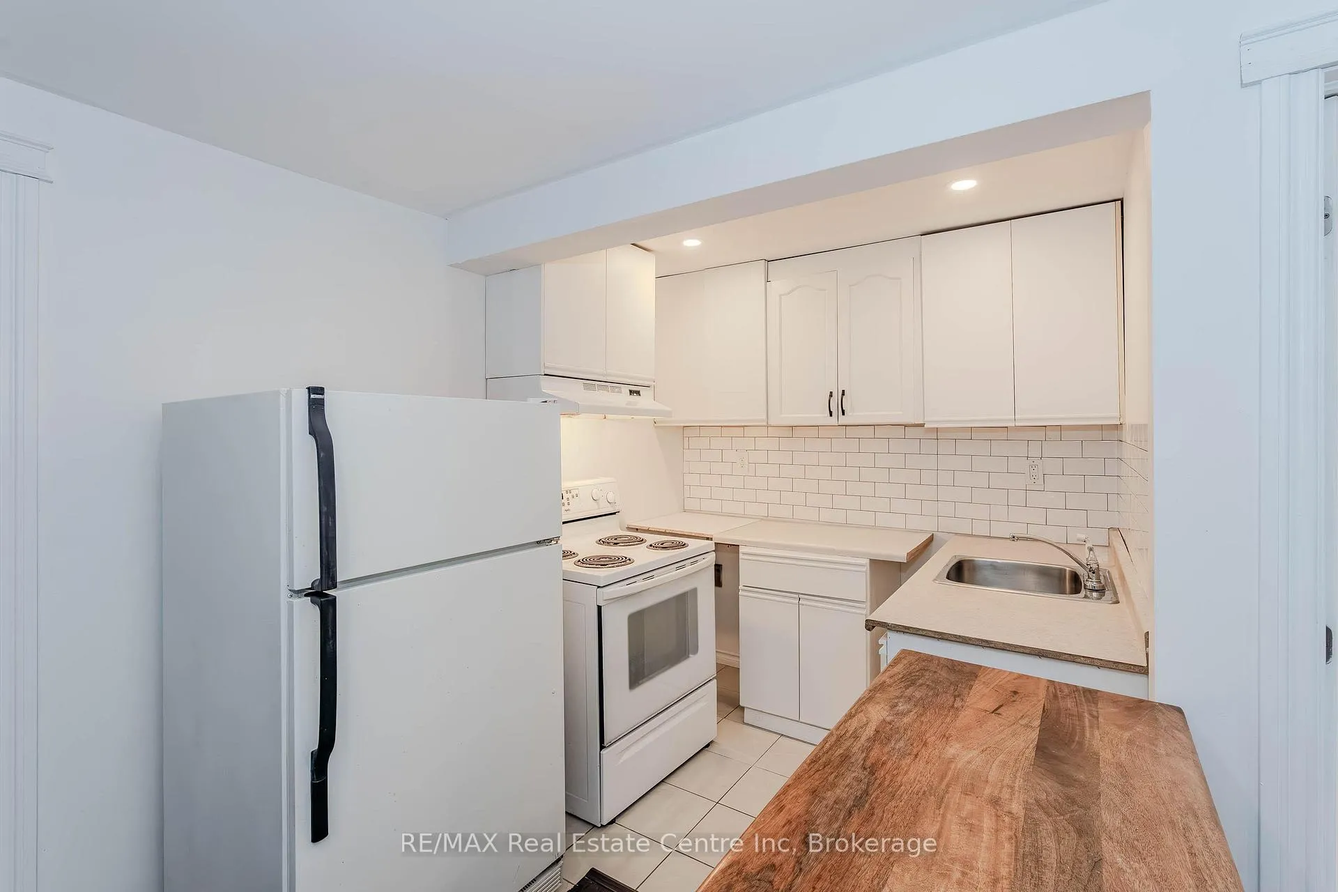 Photo 5 of 124 Downey Road, Guelph, Kortright Hills — HOMEH