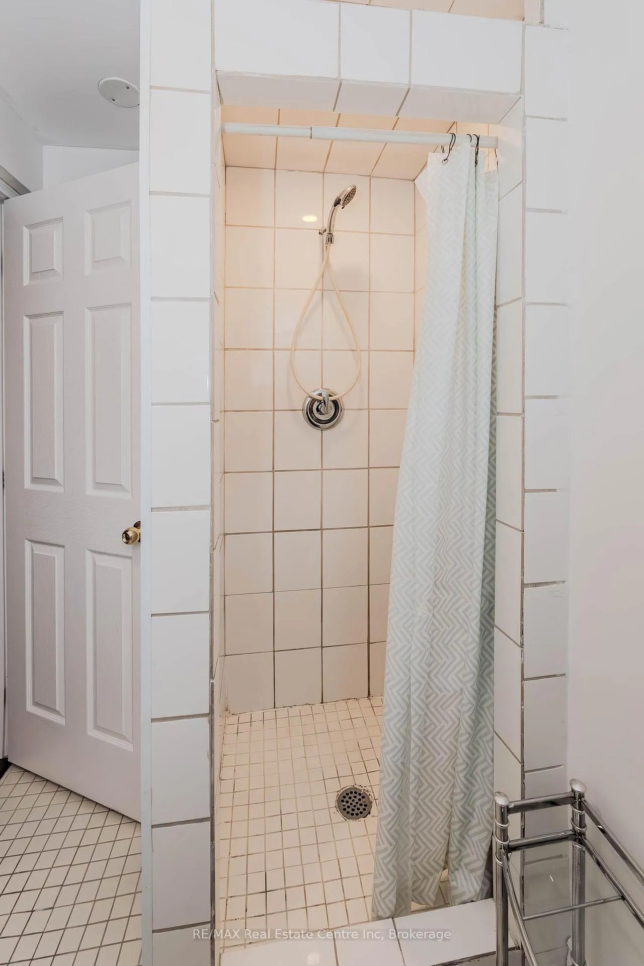 Photo 9 of 124 Downey Road, Guelph, Kortright Hills — HOMEH