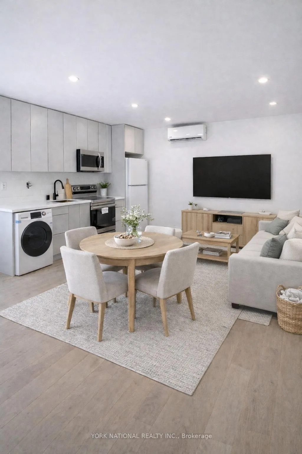 Photo 2 of Unit 2, 3455 Yonge Street, Toronto, Lawrence Park North — HOMEH