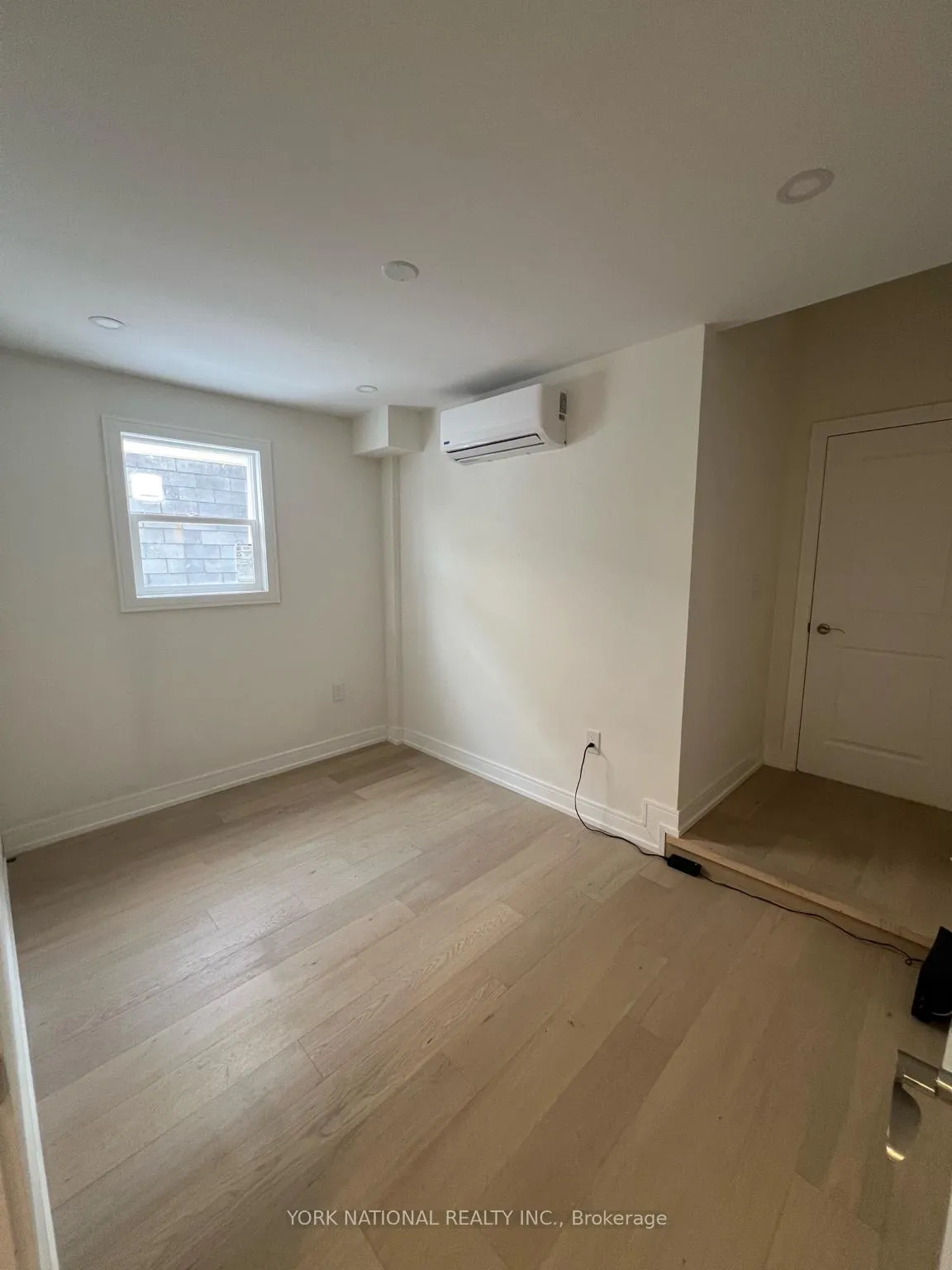Photo 6 of Unit 2, 3455 Yonge Street, Toronto, Lawrence Park North — HOMEH