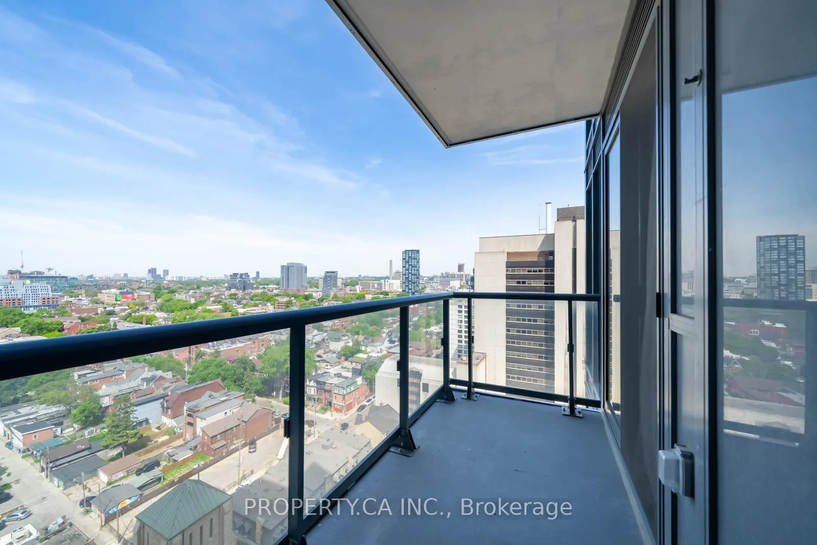 Photo 11 of Unit 1702, 280 Dundas Street W, Toronto, Kensington-Chinatown — HOMEH