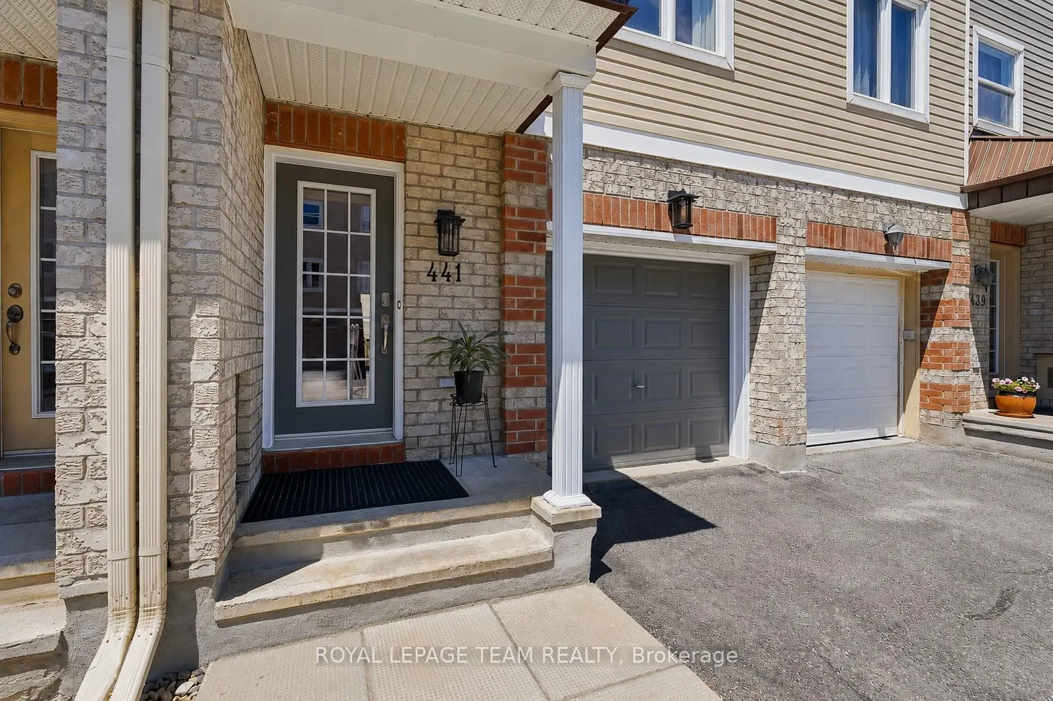 Photo 2 of 441 Sadar Private, Ottawa, Barrhaven - Cedargrove/Fraserdale — HOMEH