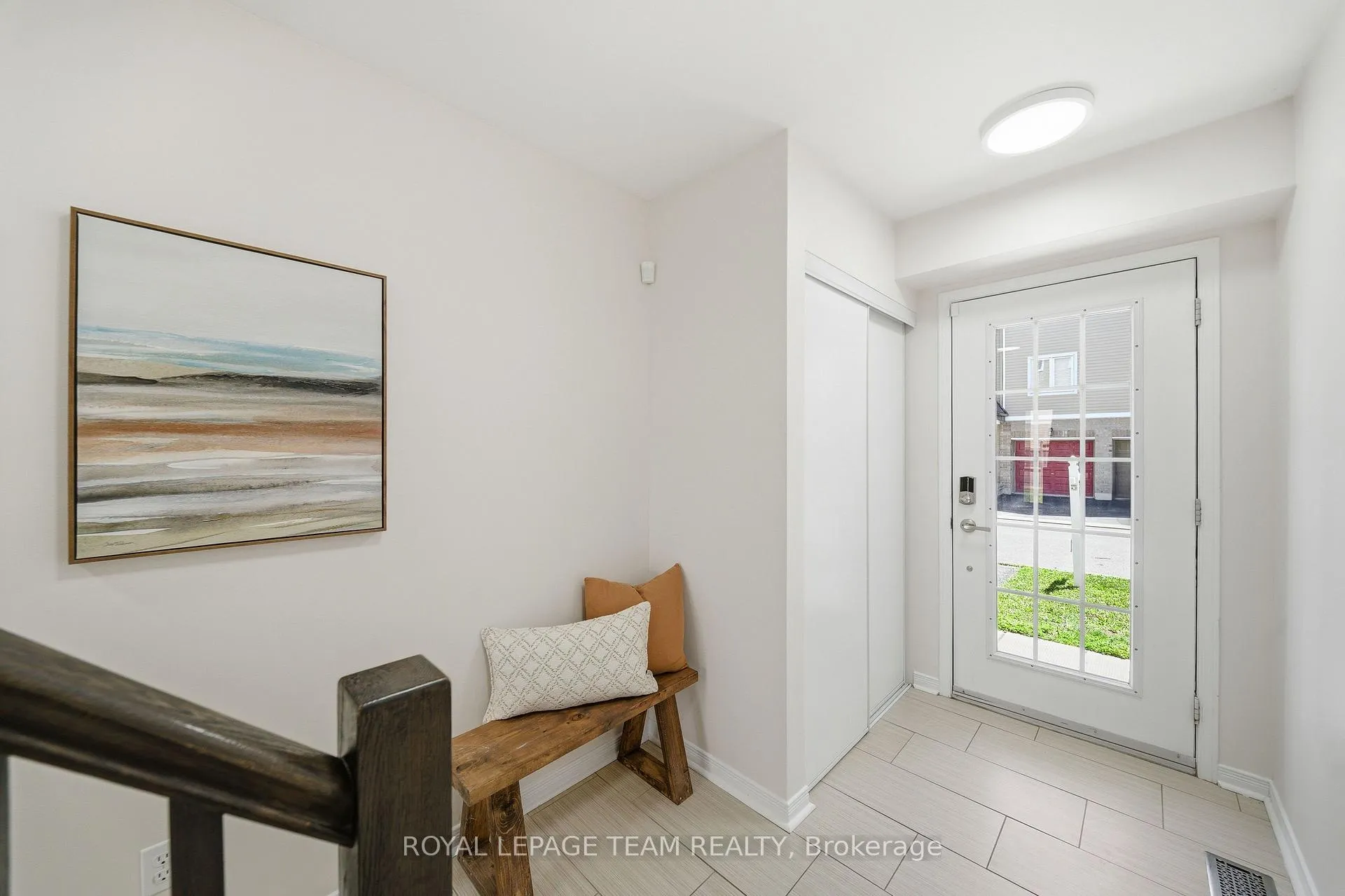 Photo 3 of 441 Sadar Private, Ottawa, Barrhaven - Cedargrove/Fraserdale — HOMEH
