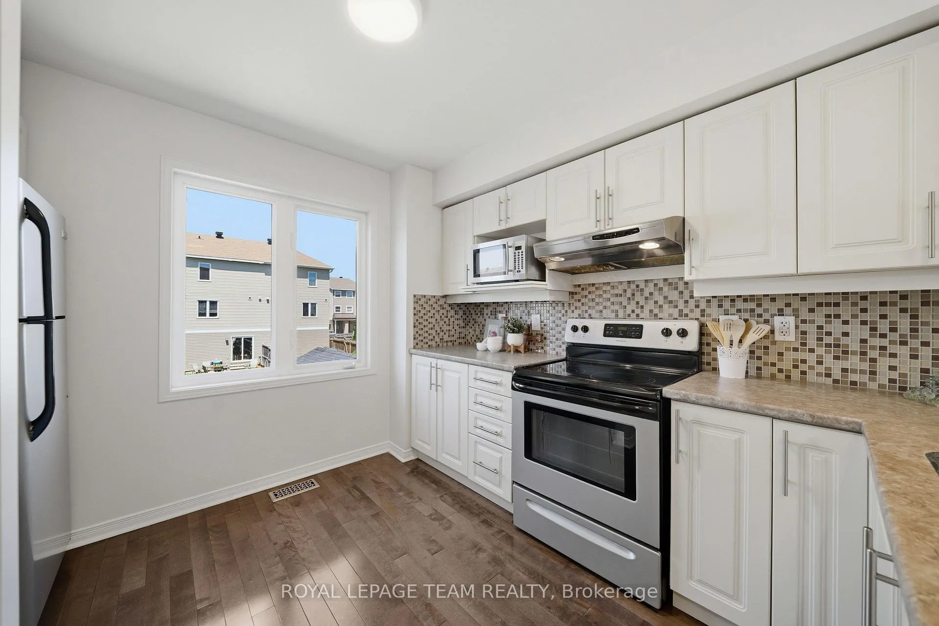 Photo 9 of 441 Sadar Private, Ottawa, Barrhaven - Cedargrove/Fraserdale — HOMEH
