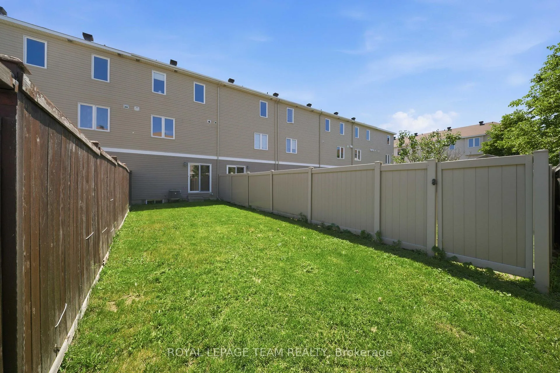 Photo 26 of 441 Sadar Private, Ottawa, Barrhaven - Cedargrove/Fraserdale — HOMEH