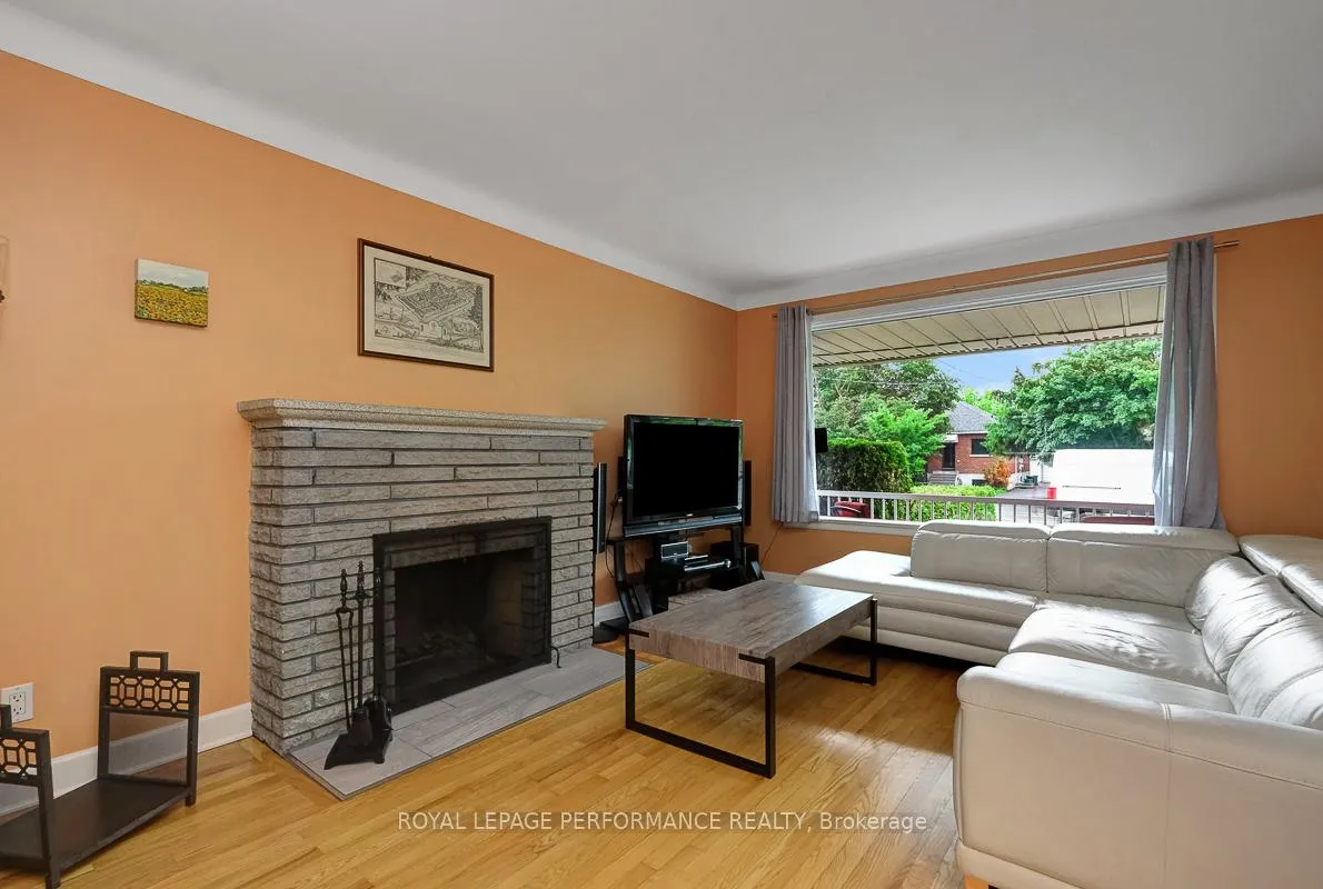 Photo 5 of 102 Donald Street, Ottawa, Overbrook — HOMEH