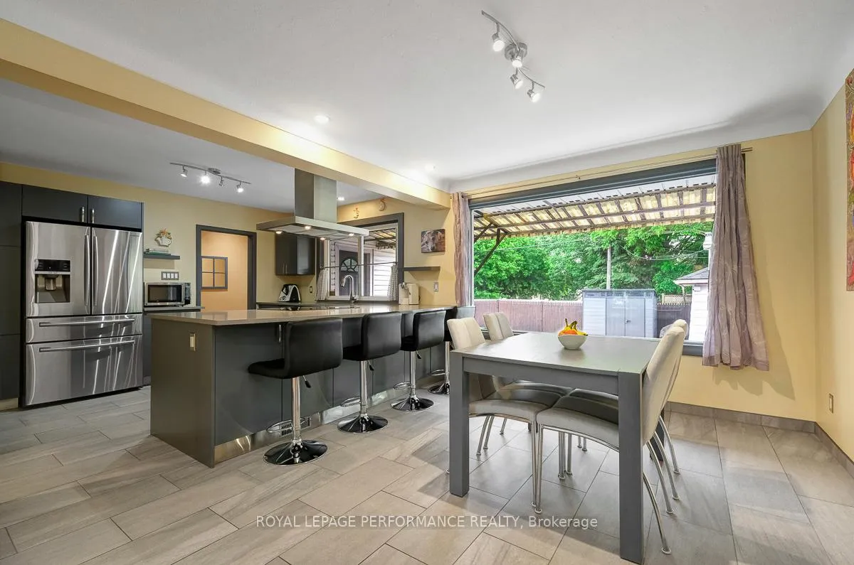 Photo 8 of 102 Donald Street, Ottawa, Overbrook — HOMEH