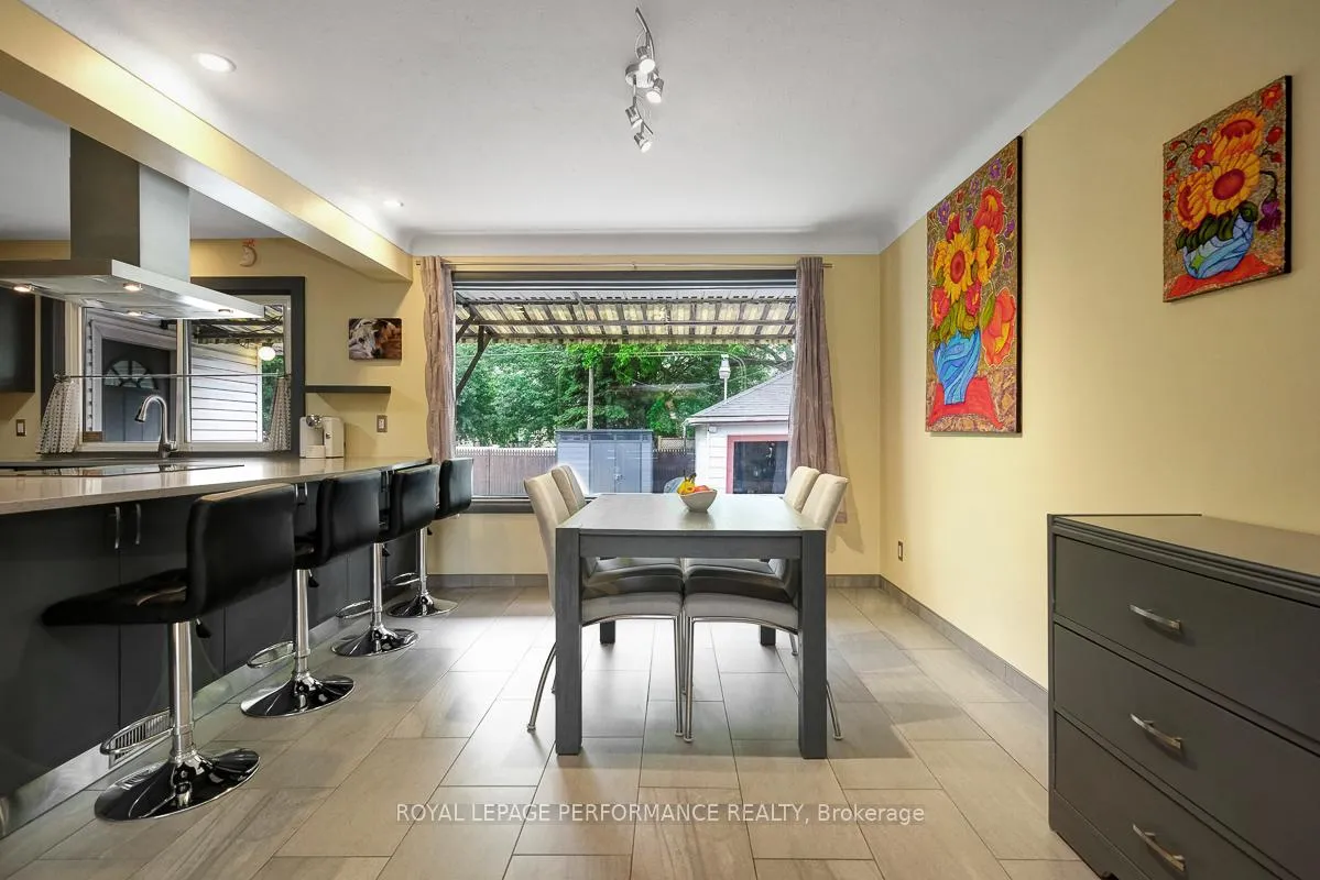 Photo 11 of 102 Donald Street, Ottawa, Overbrook — HOMEH