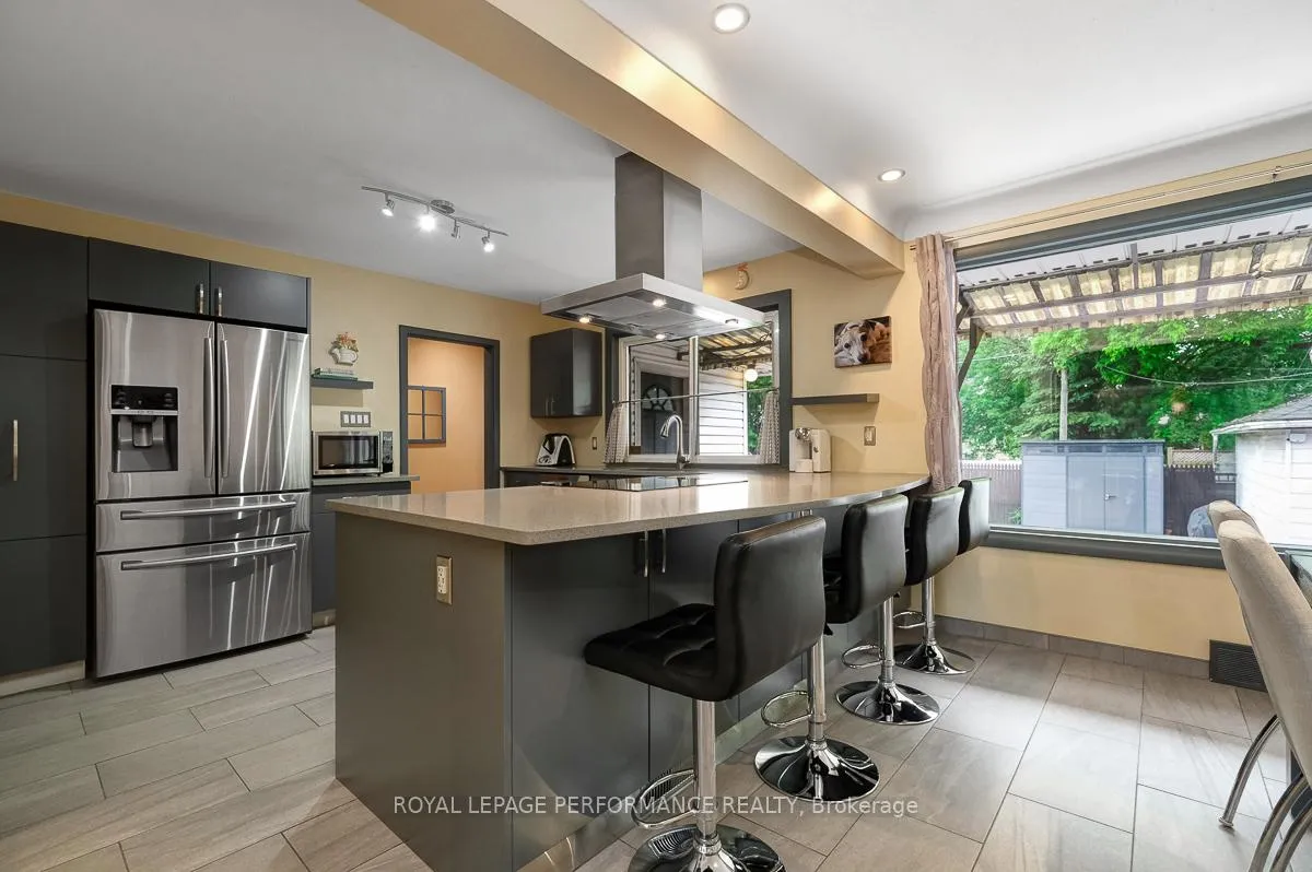 Photo 12 of 102 Donald Street, Ottawa, Overbrook — HOMEH