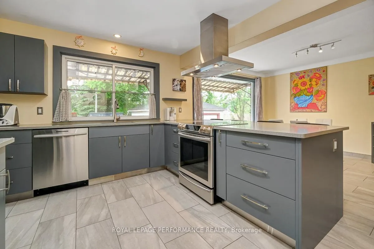 Photo 14 of 102 Donald Street, Ottawa, Overbrook — HOMEH